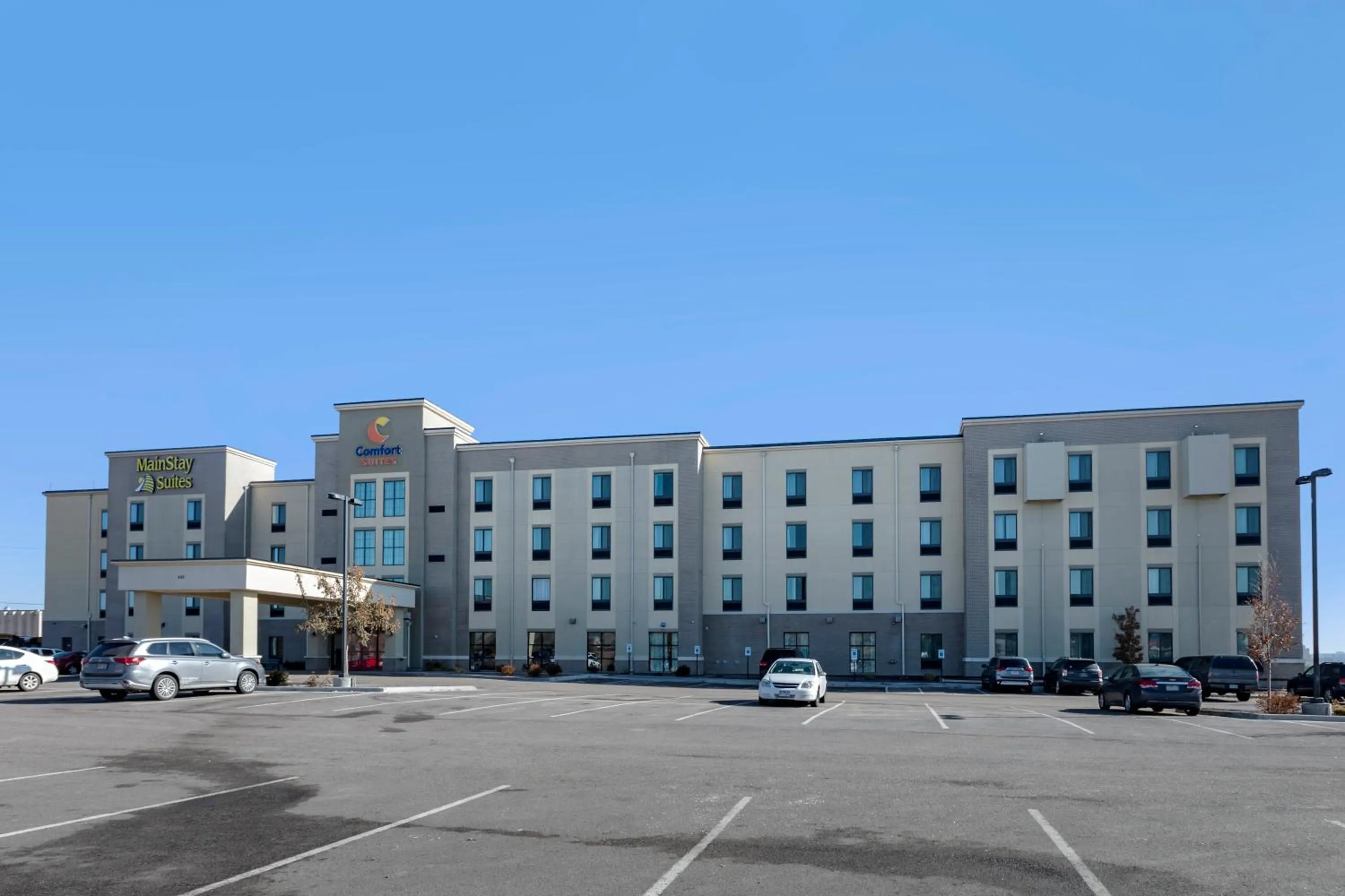 Property building in MainStay Suites Near Denver Downtown