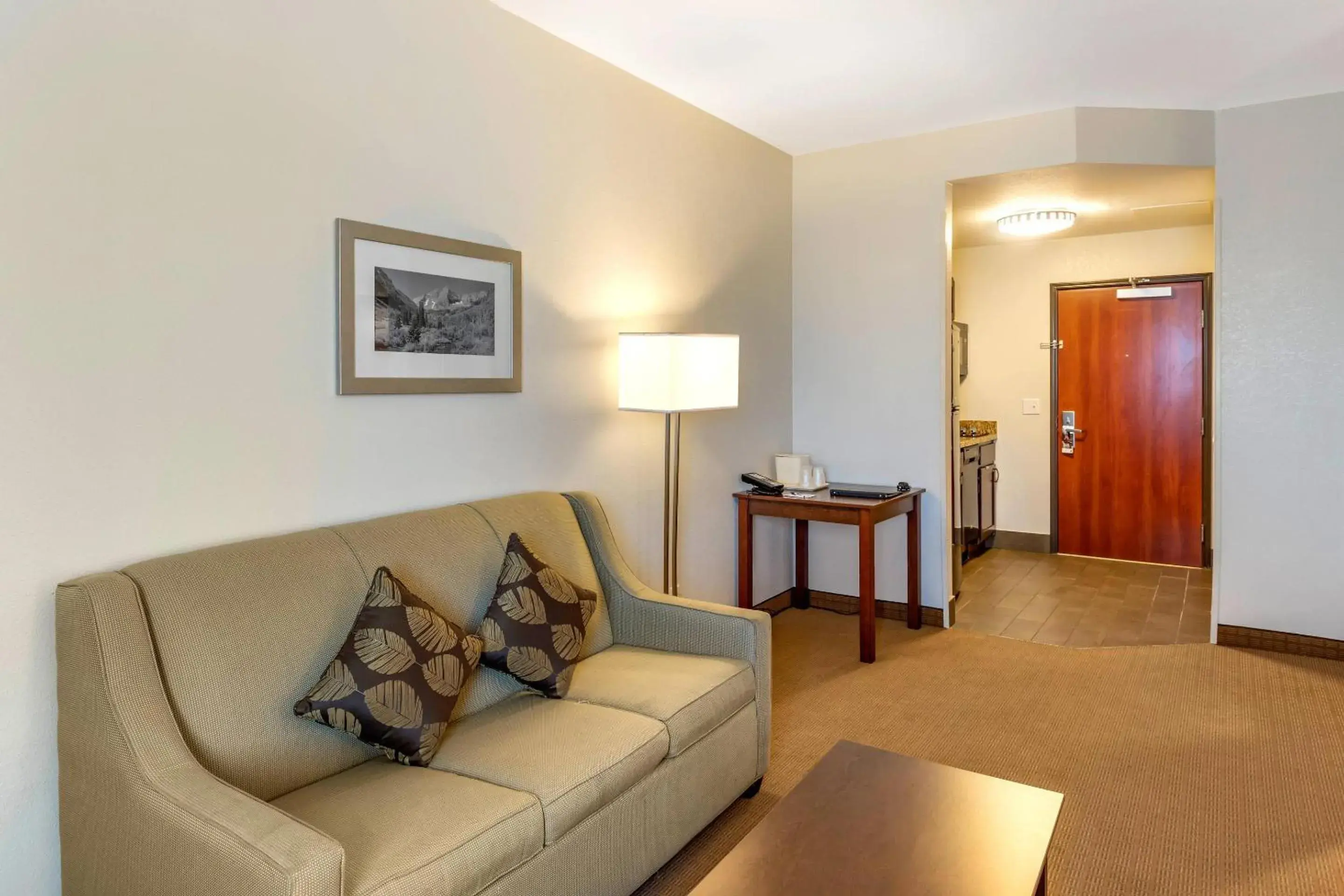 Bedroom in MainStay Suites Near Denver Downtown Bedroom in MainStay Suites Near Denver Downtown