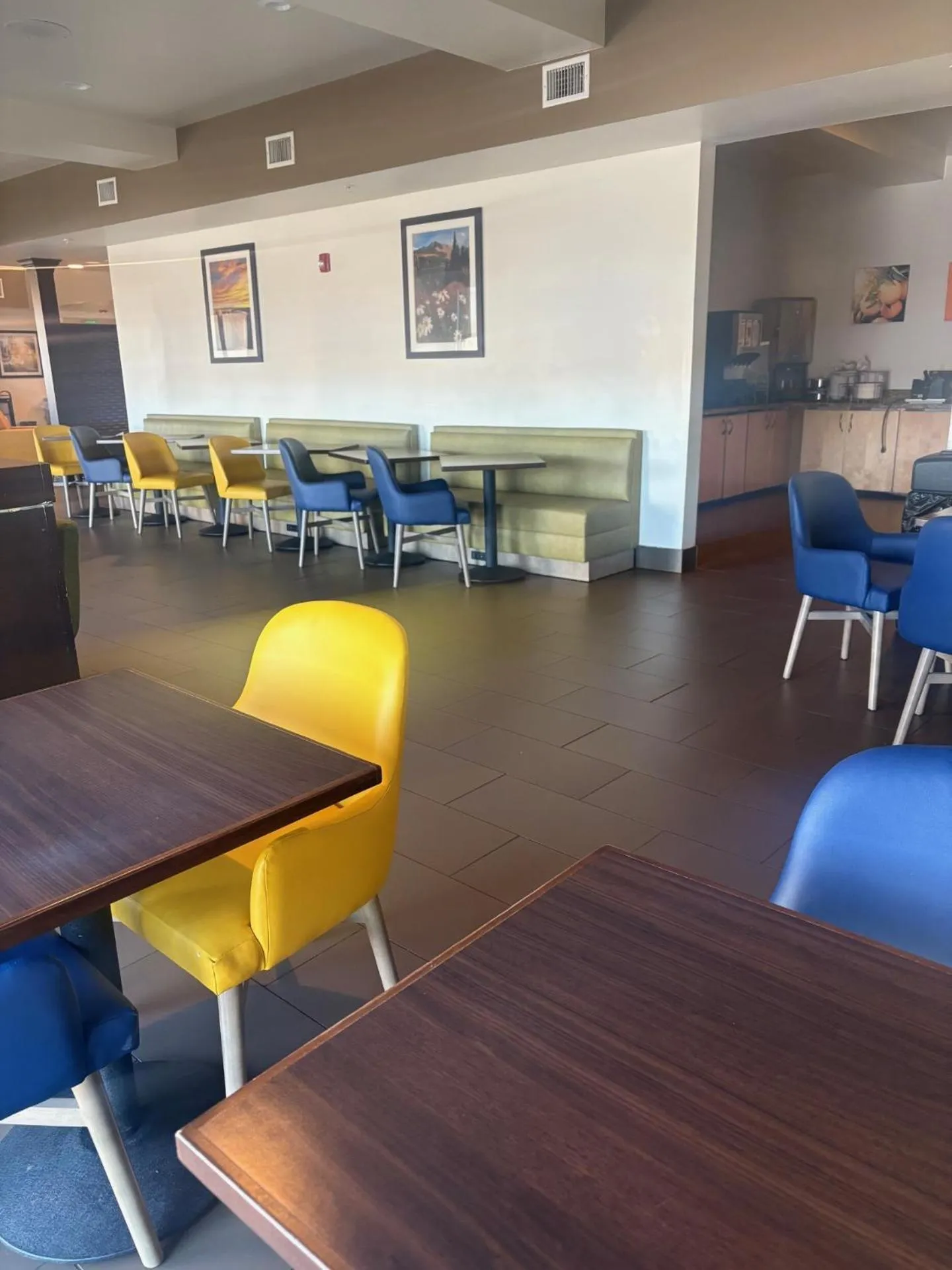 Breakfast in MainStay Suites Near Denver Downtown