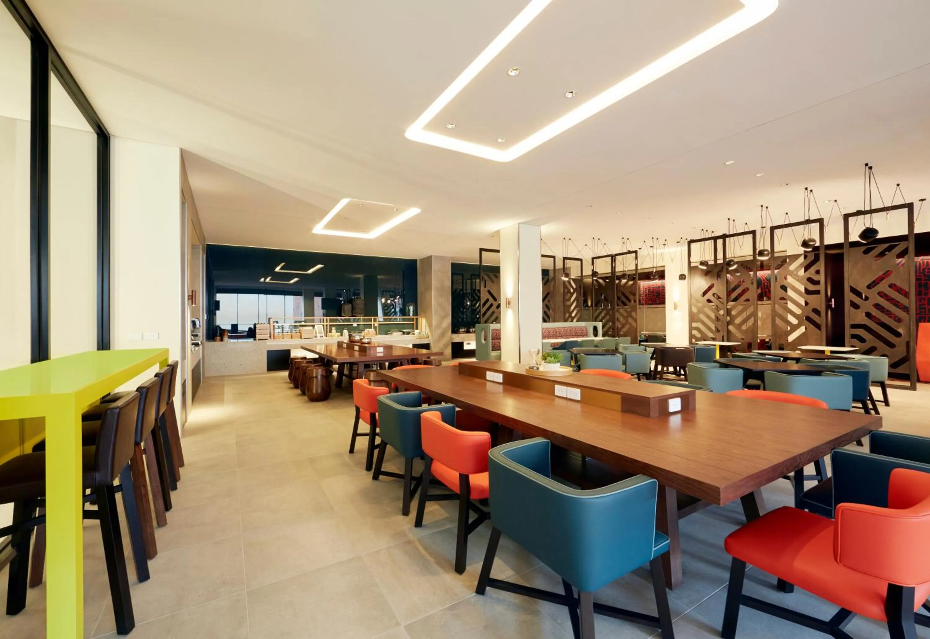 Restaurant/places to eat in Holiday Inn Express Adelaide City Centre by IHG