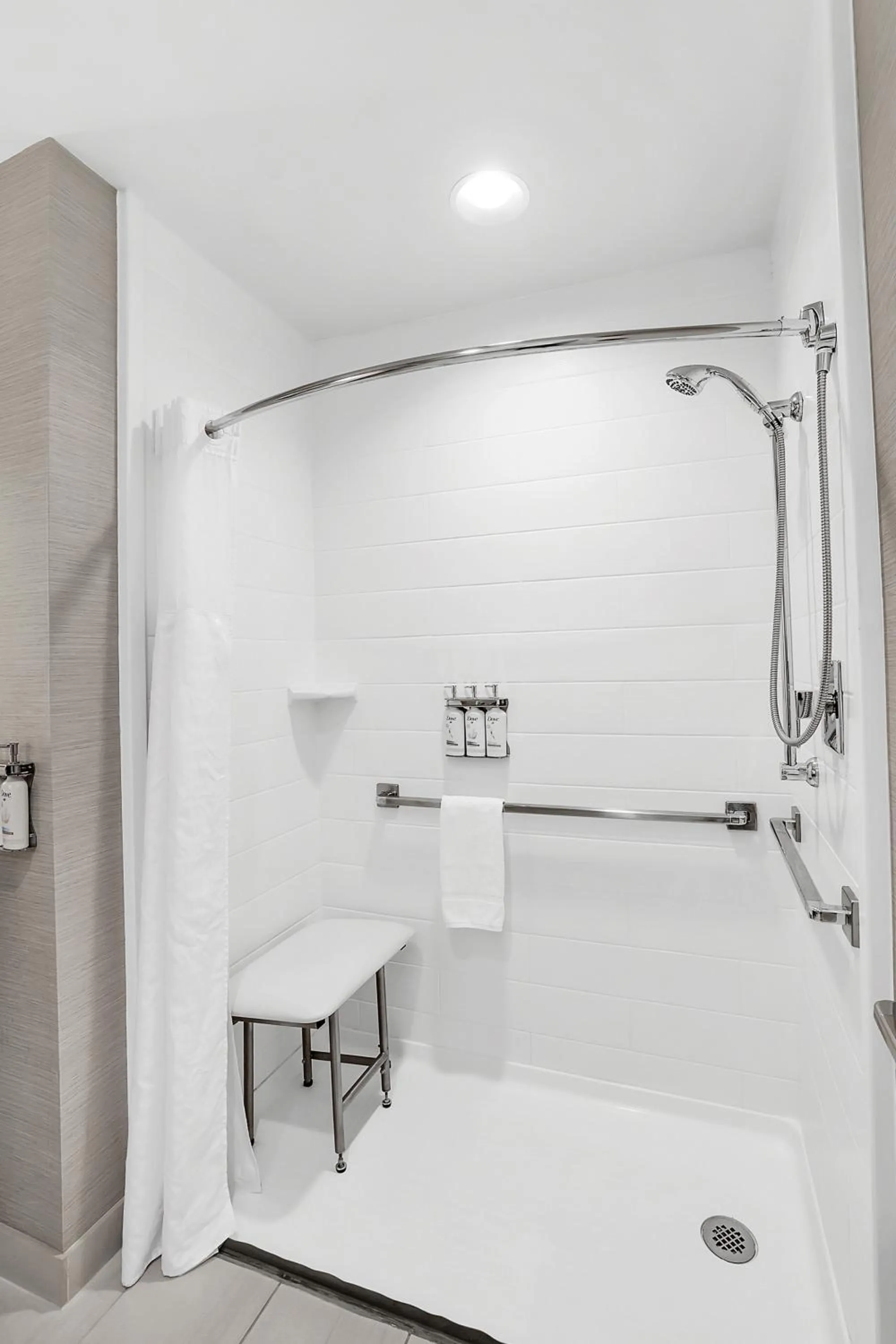 Bath in Holiday Inn - Nampa by IHG