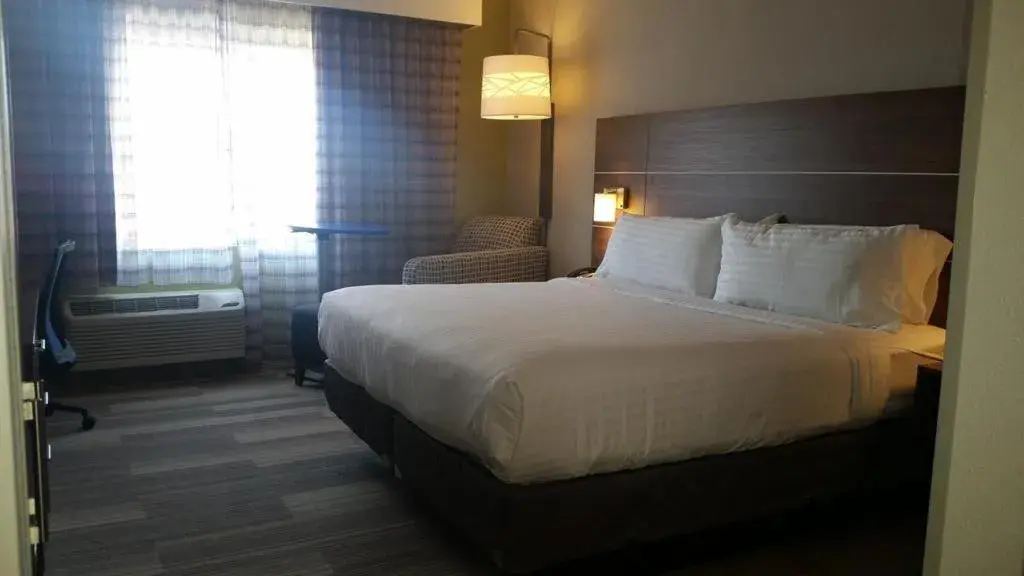 Bed in Holiday Inn Express & Suites - Fort Mill by IHG Bed in Holiday Inn Express & Suites - Fort Mill by IHG