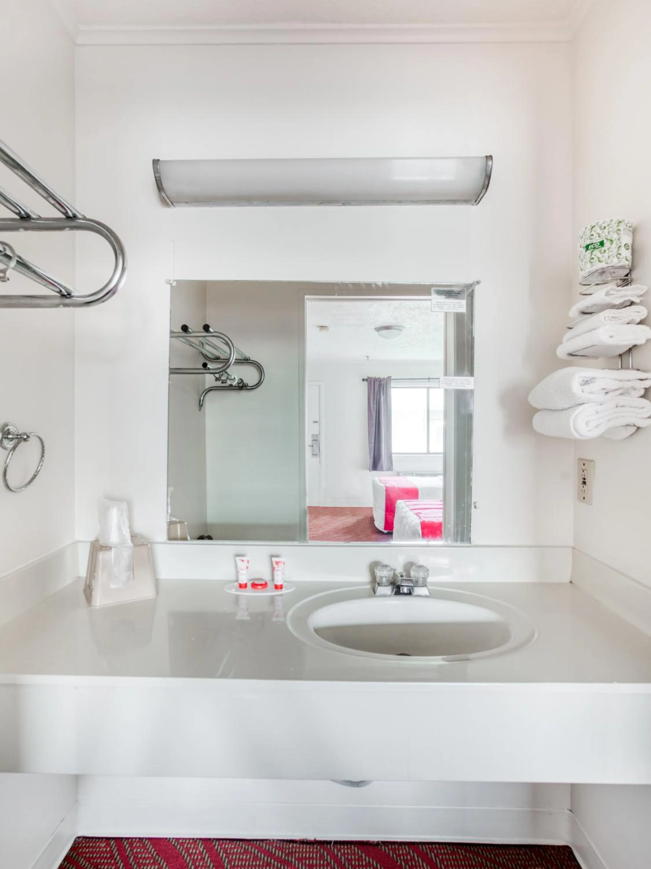 Bathroom in OYO Hotel San Antonio East