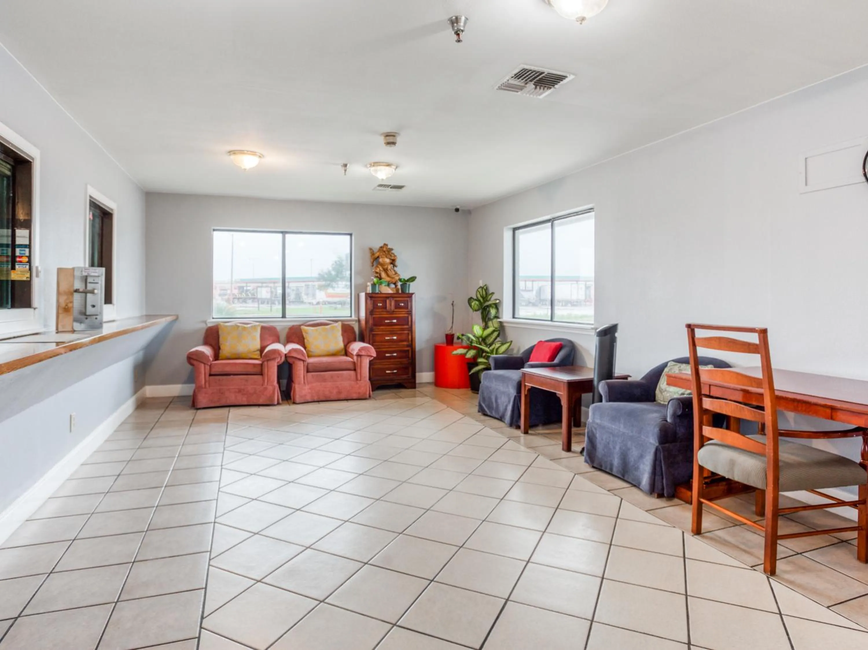 Lobby or reception, Seating Area in OYO Hotel San Antonio East