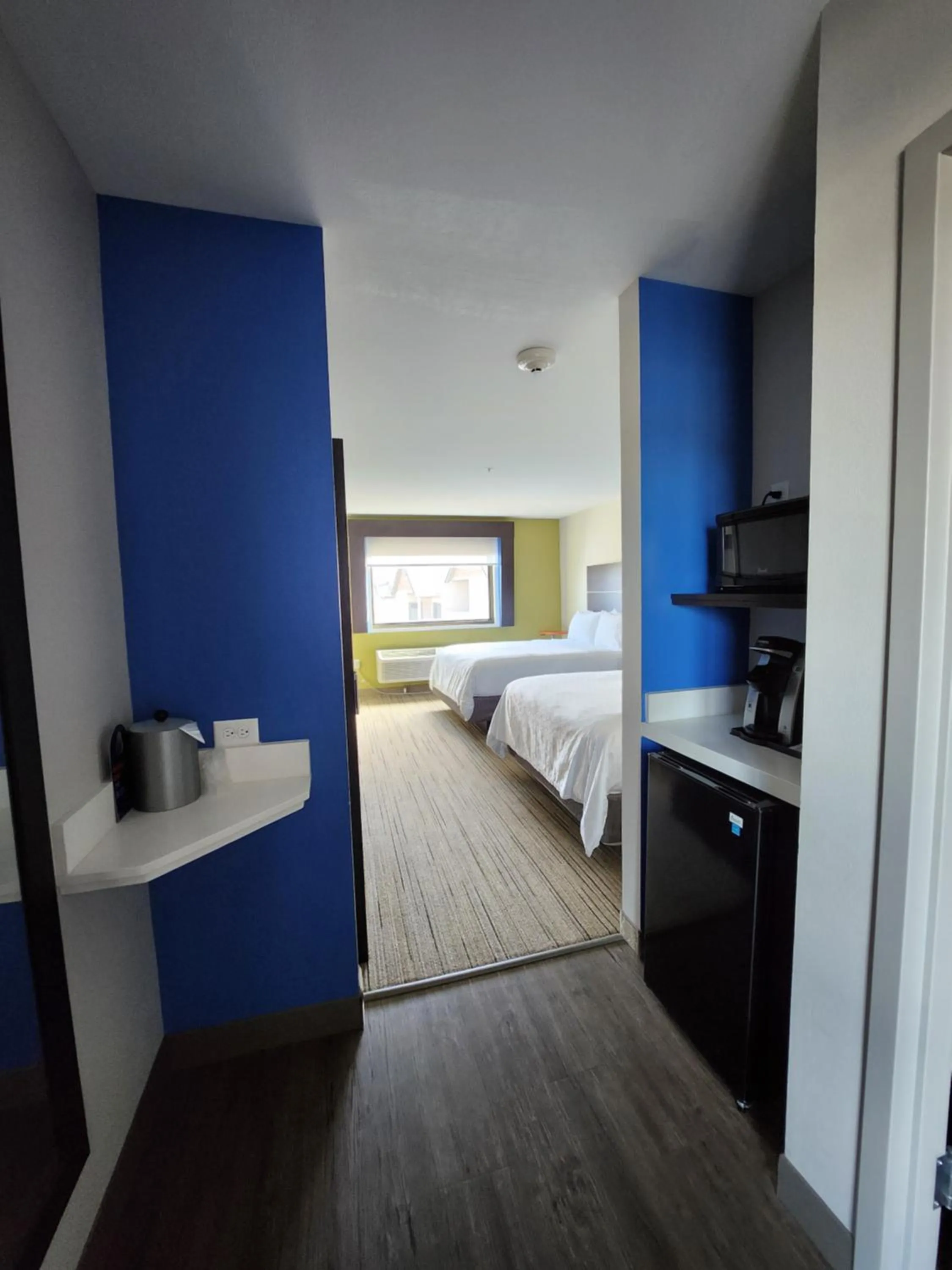 Bedroom, Bed in Holiday Inn Express & Suites - Camas by IHG