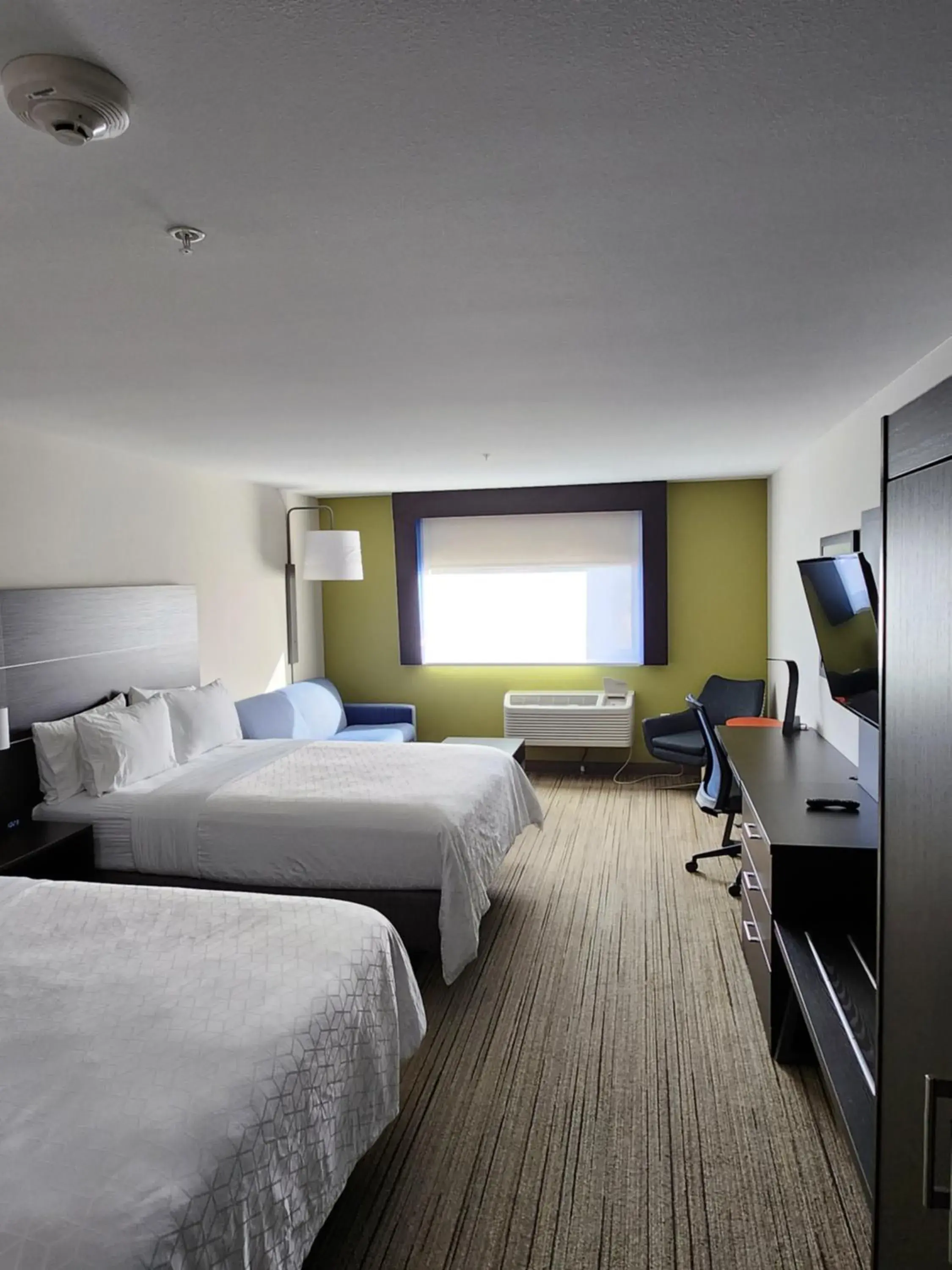 Bed in Holiday Inn Express & Suites - Camas by IHG Bed in Holiday Inn Express & Suites - Camas by IHG