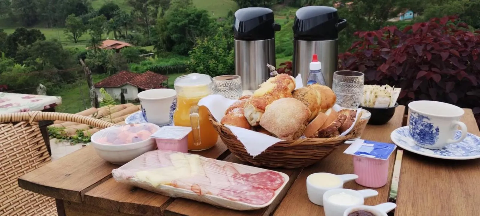 Food and drinks in Pousada Refugio Sol e Brisa