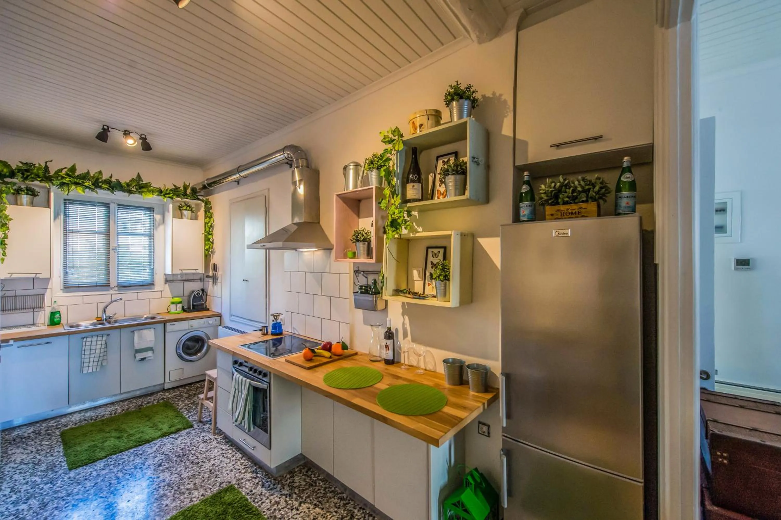 Kitchen or kitchenette in City Cottage - Kalamata Villas