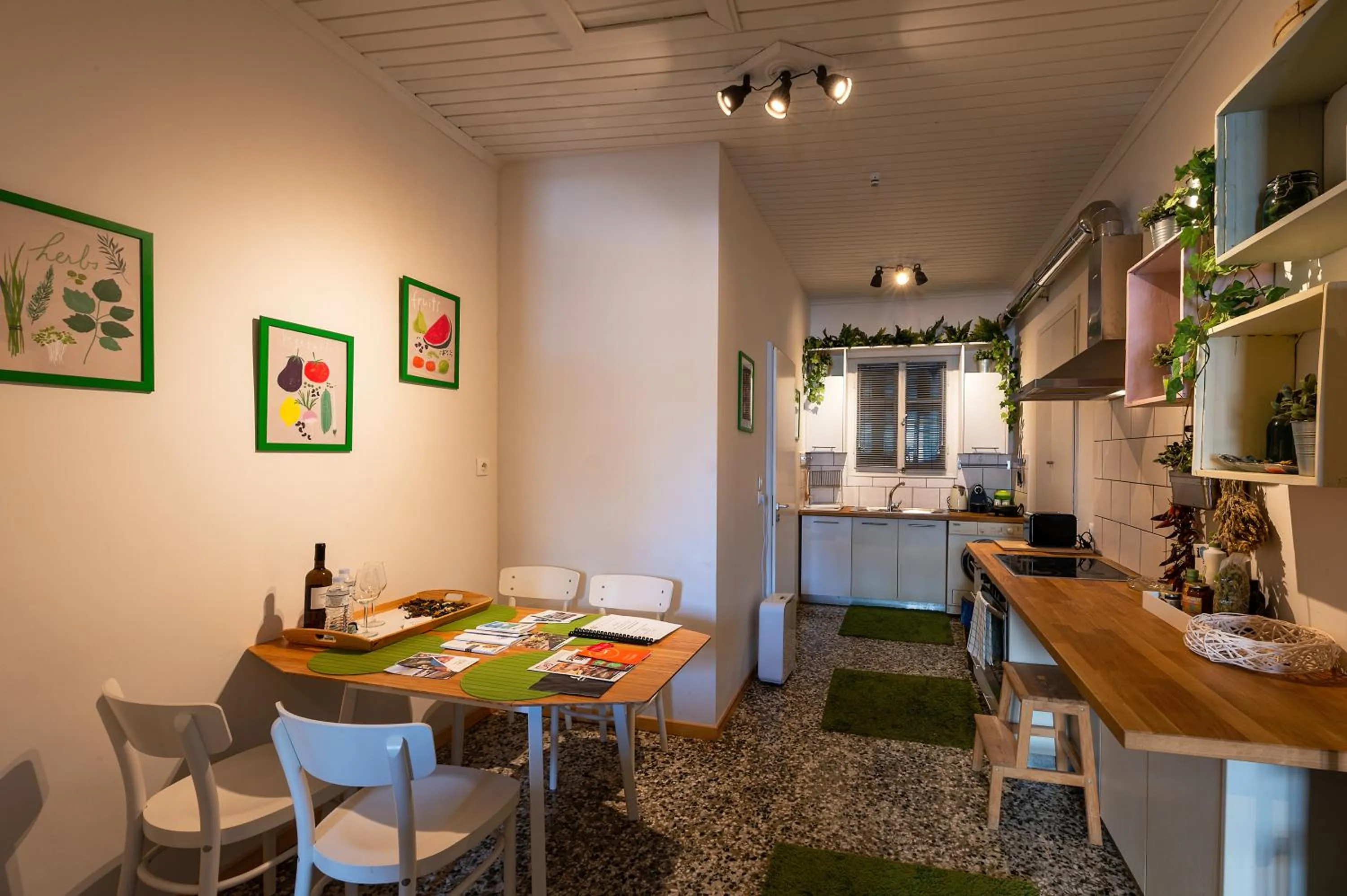 Kitchen or kitchenette in City Cottage - Kalamata Villas