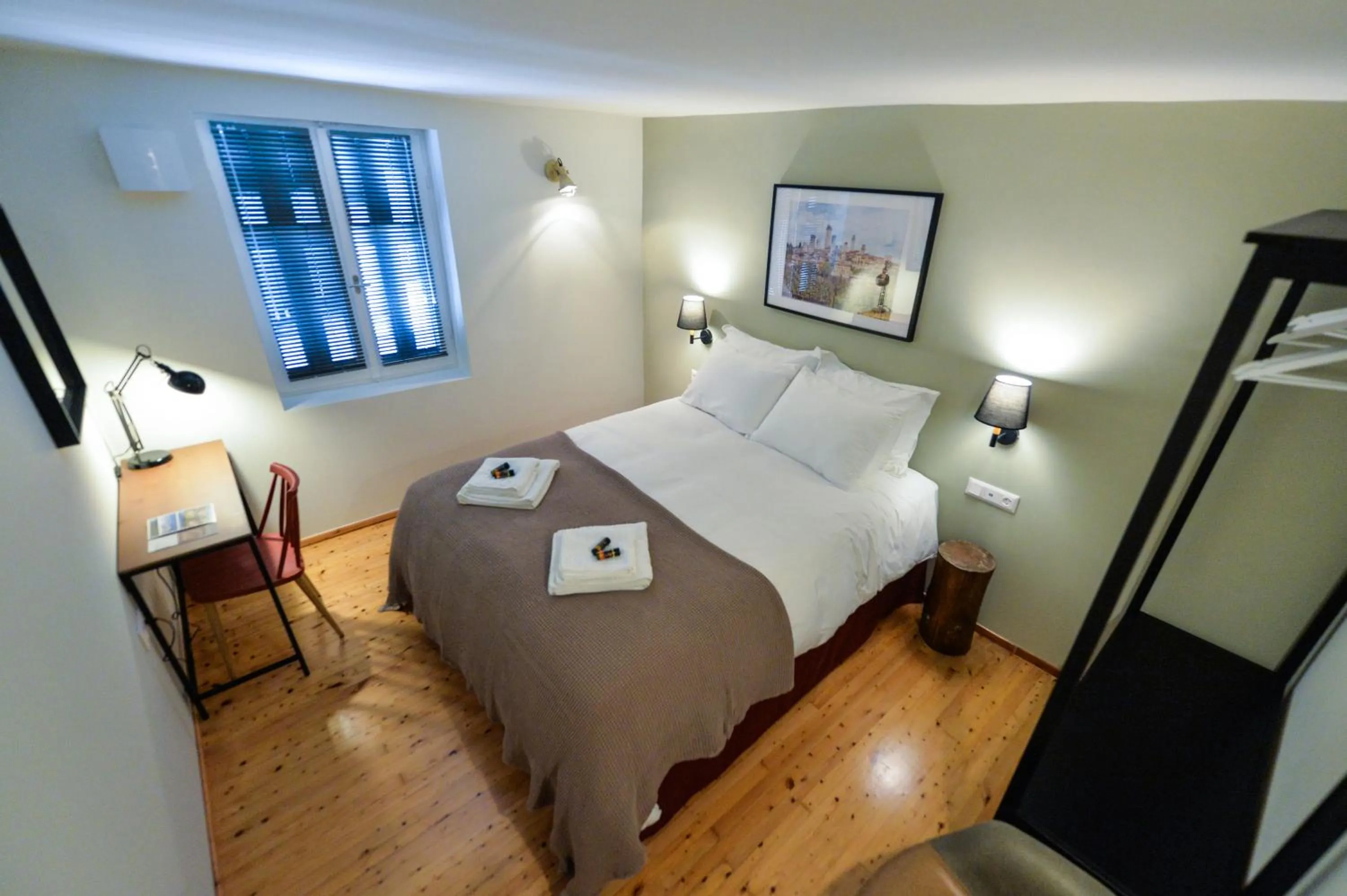 Bedroom, Bed in City Cottage - Kalamata Villas