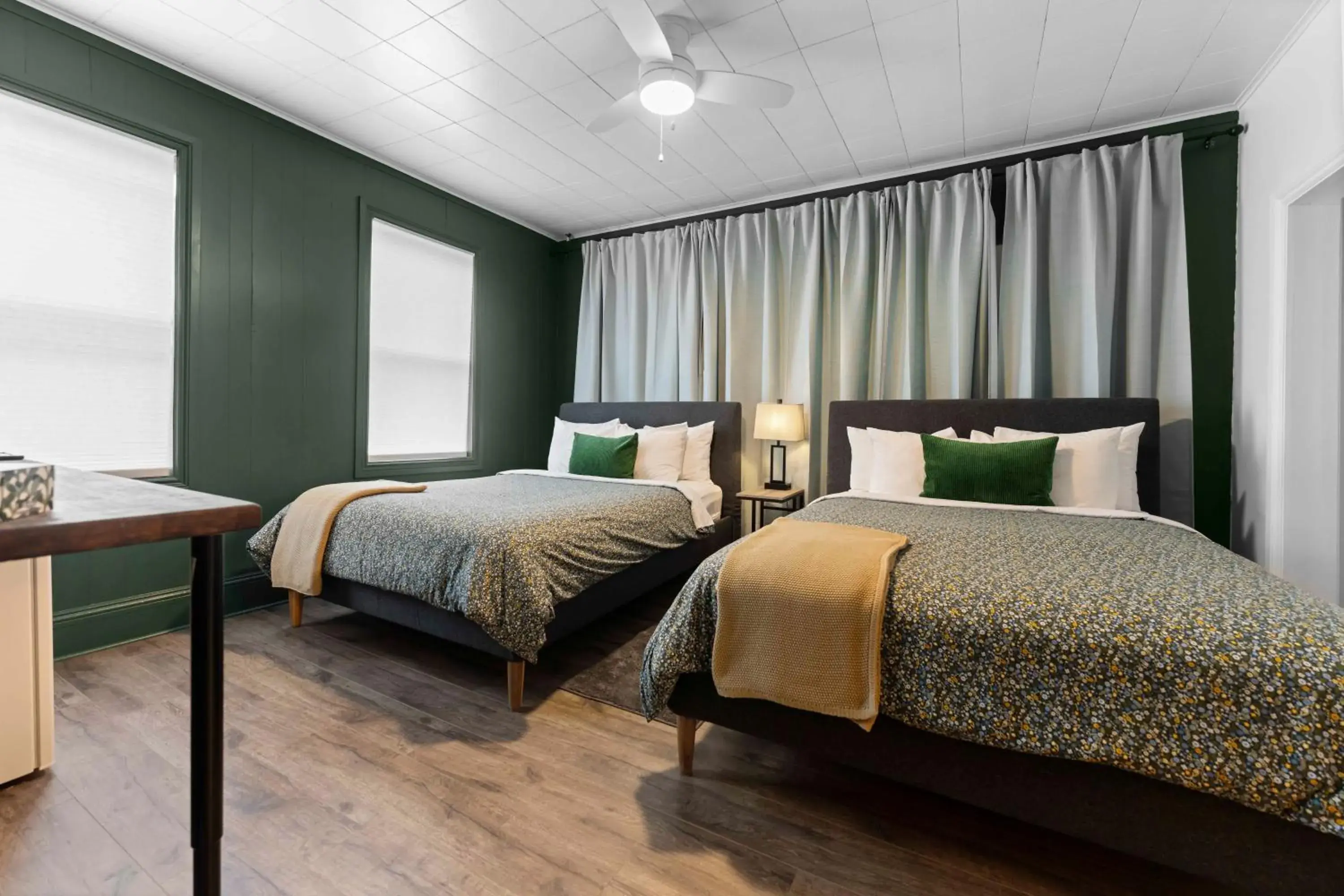 Family Room with Private Bathroom in Balmoral Hotel Family Room with Private Bathroom in Balmoral Hotel