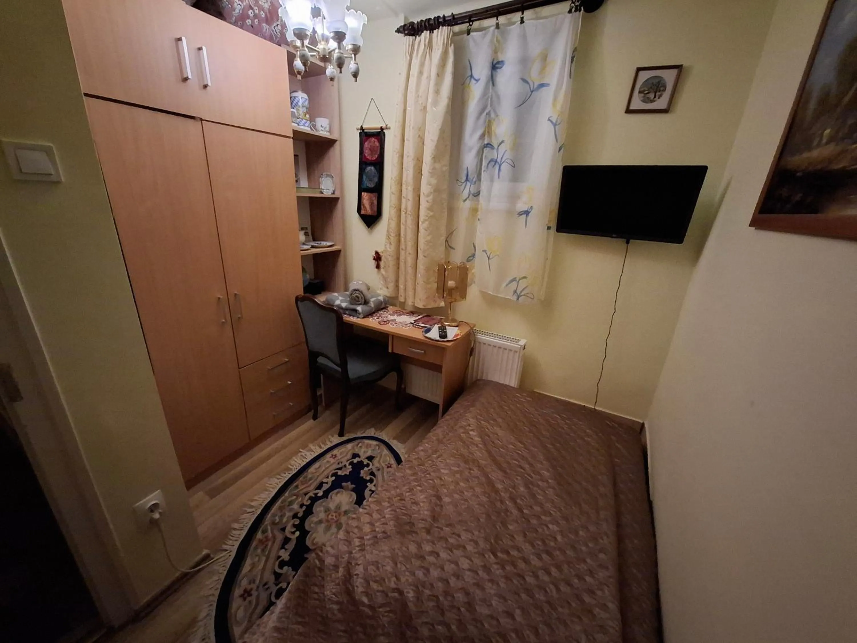 Bed in Royal Court Apartman - HU registered IntStud Apartman