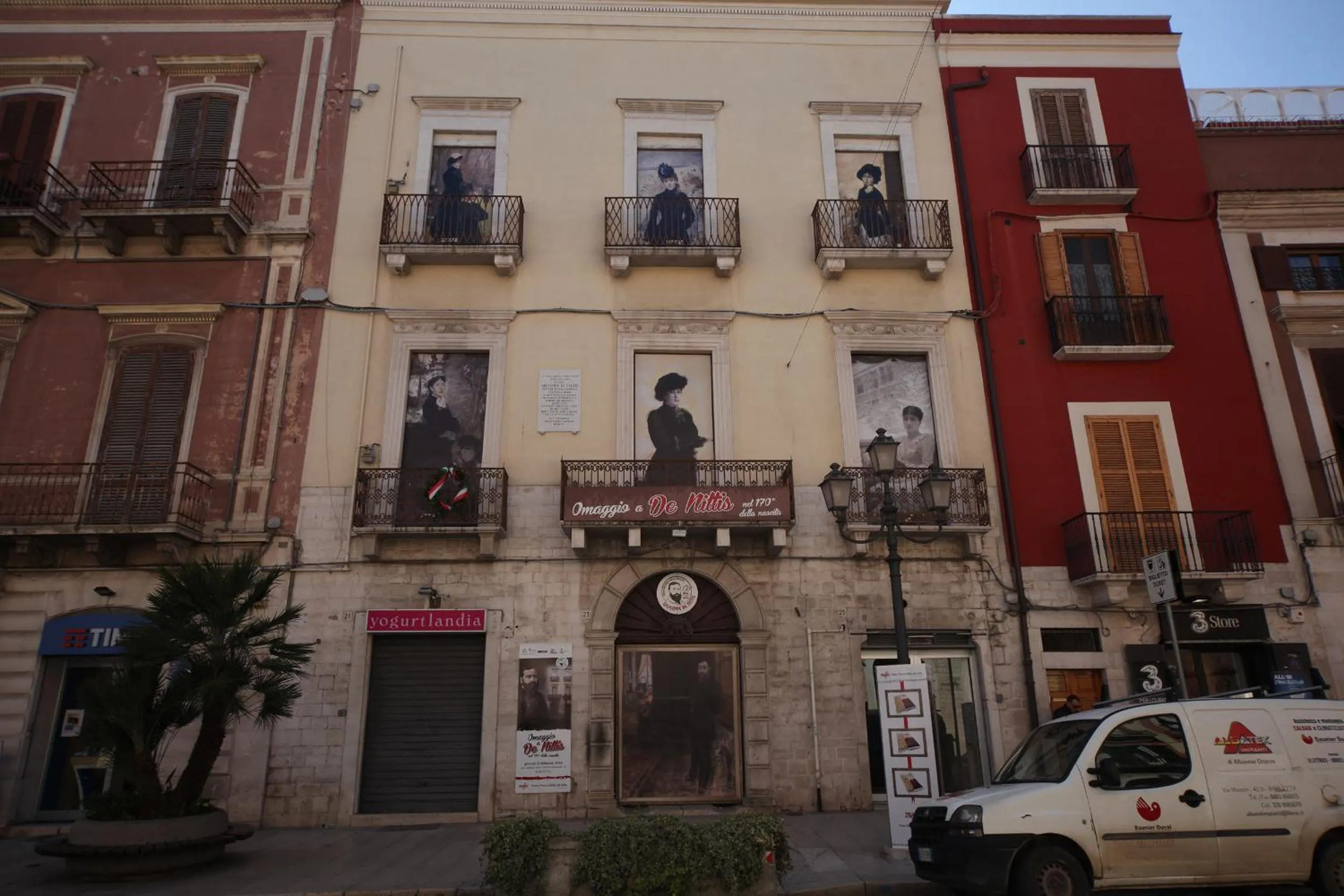 Nearby landmark in Essence