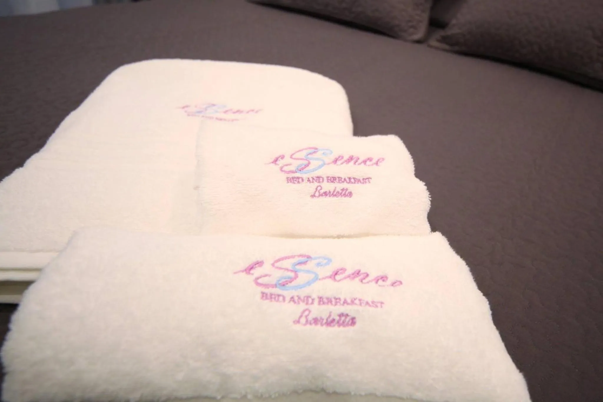 towels, Bed in Essence