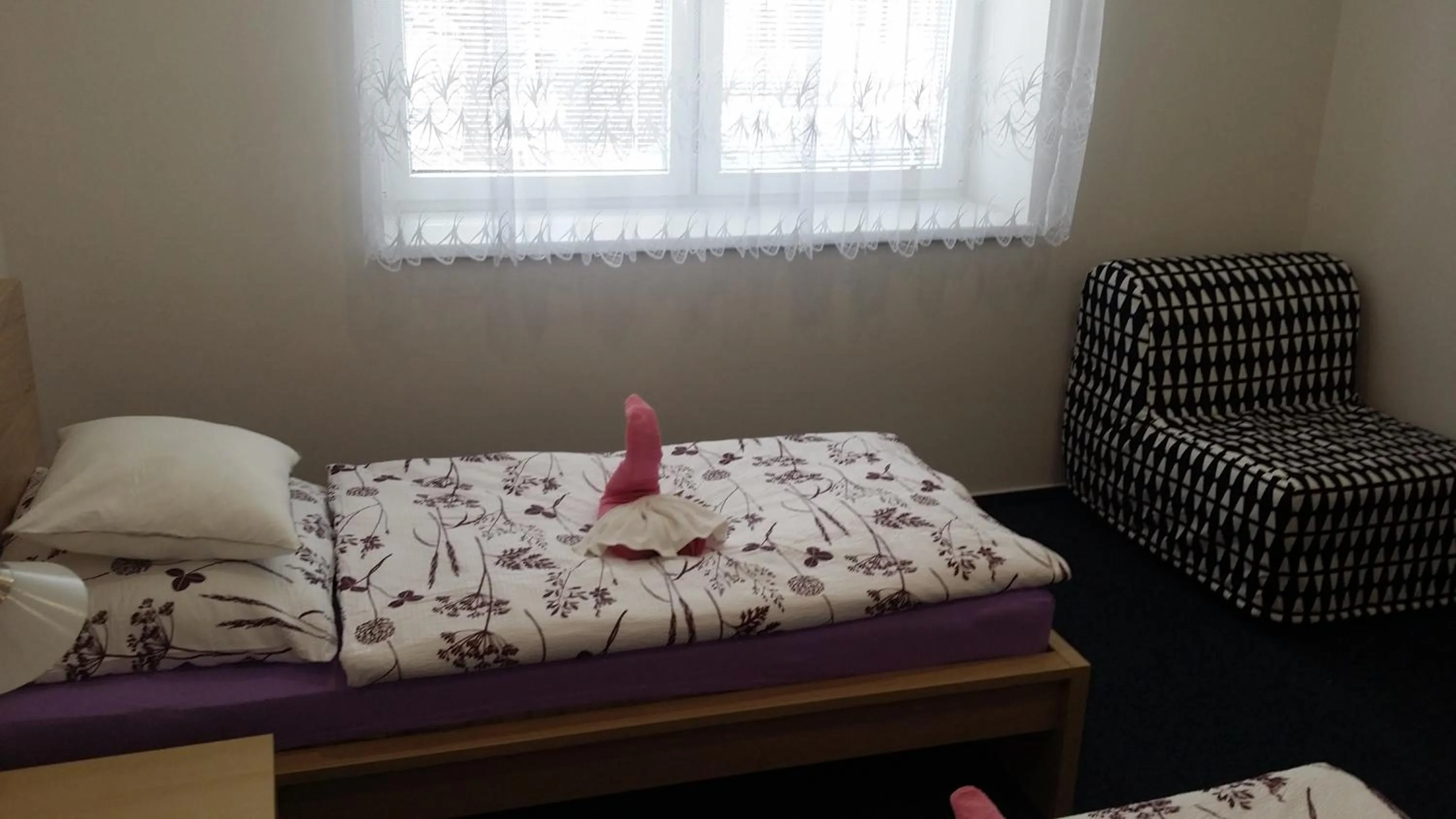 Property building, Bed in Ubytov¿ N?m?i?ky