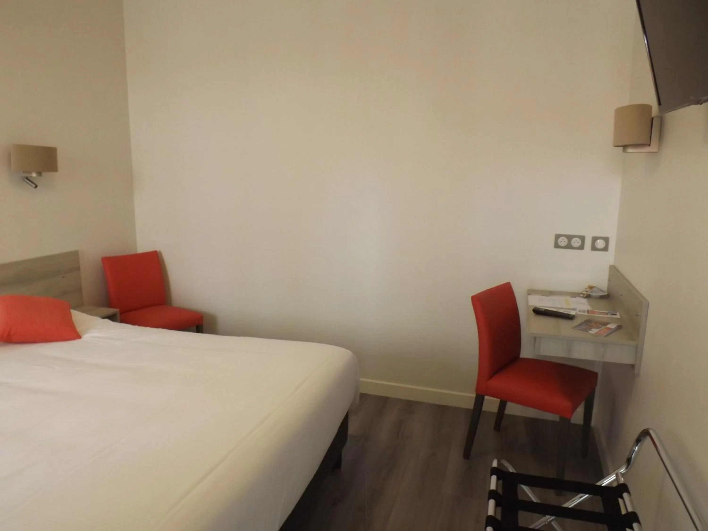 Photo of the whole room, Bed in Hotel Restaurant Le Parc