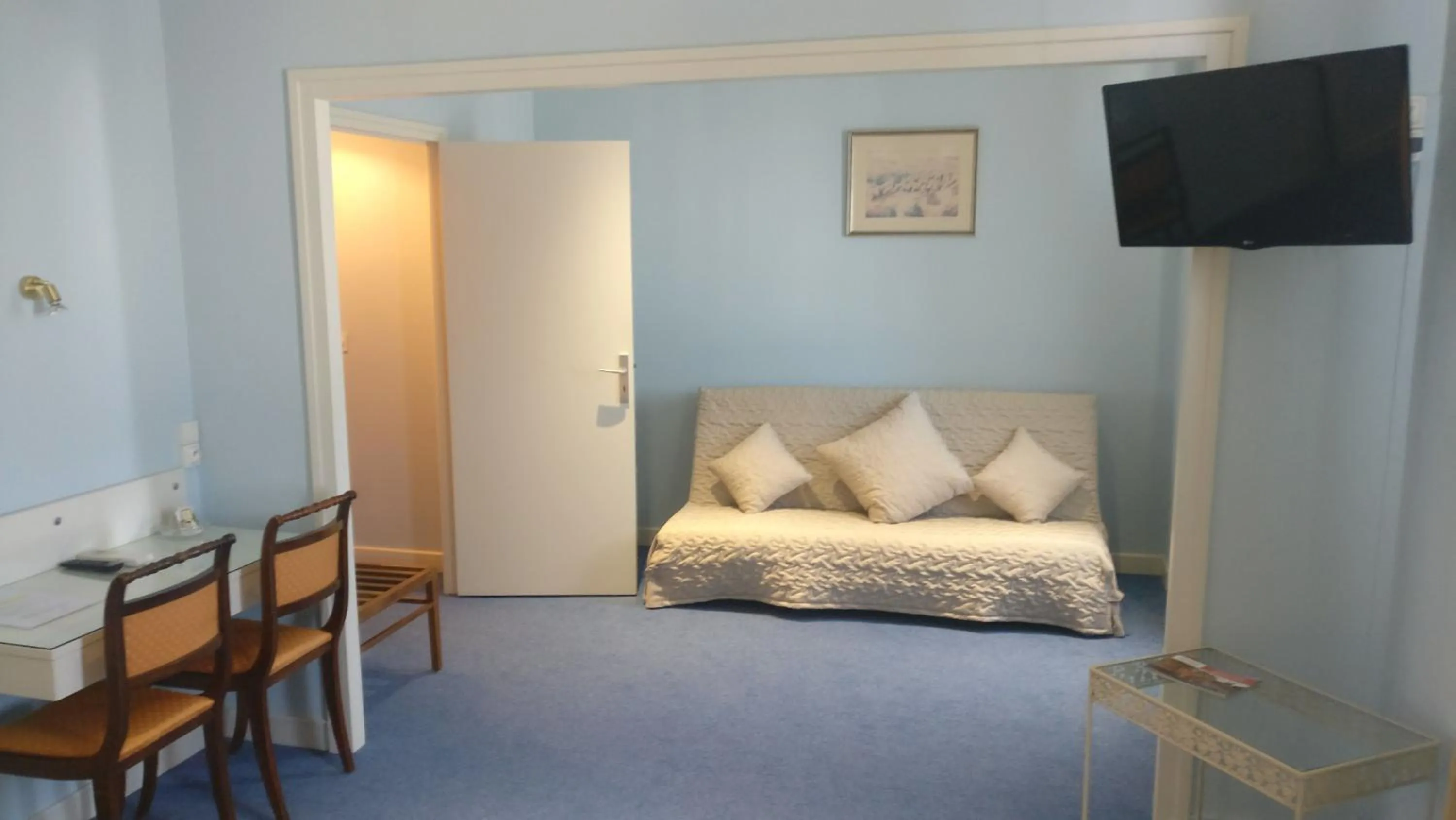 Photo of the whole room, Bed in Hotel Restaurant Le Parc