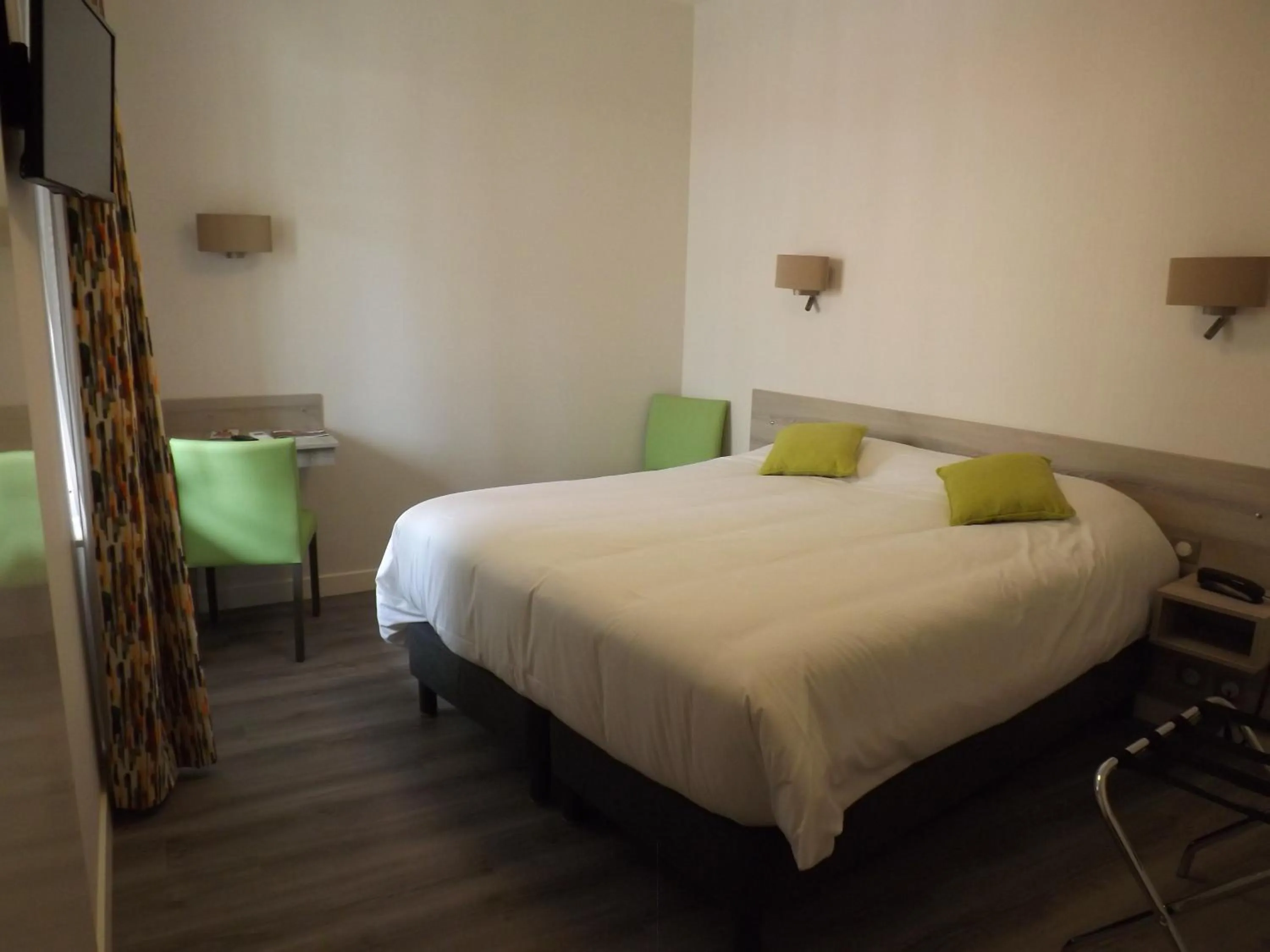 Bed in Hotel Restaurant Le Parc