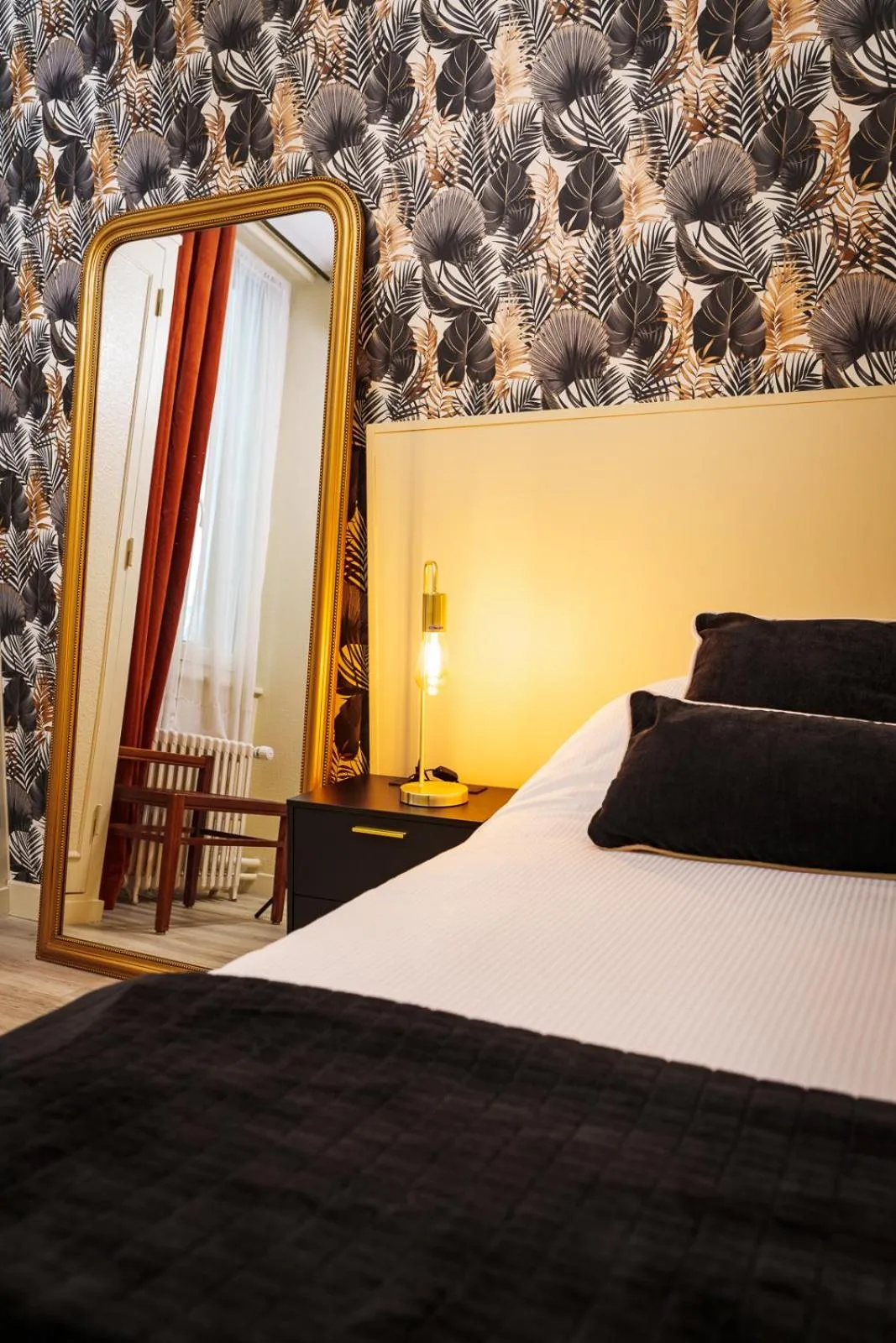 Bed in Hotel Restaurant Le Parc