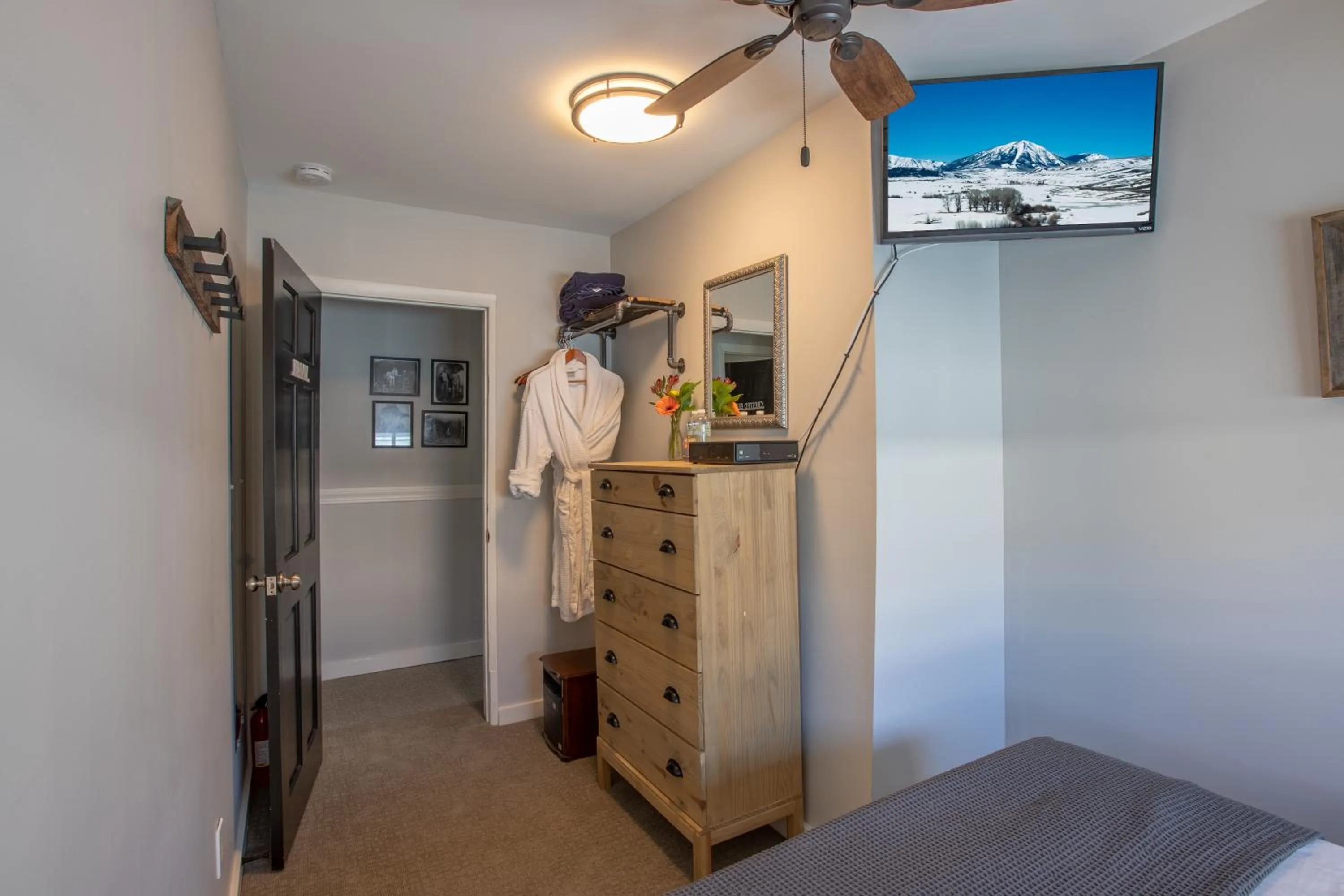 Bedroom in Purple Mountain Bed & Breakfast & Spa