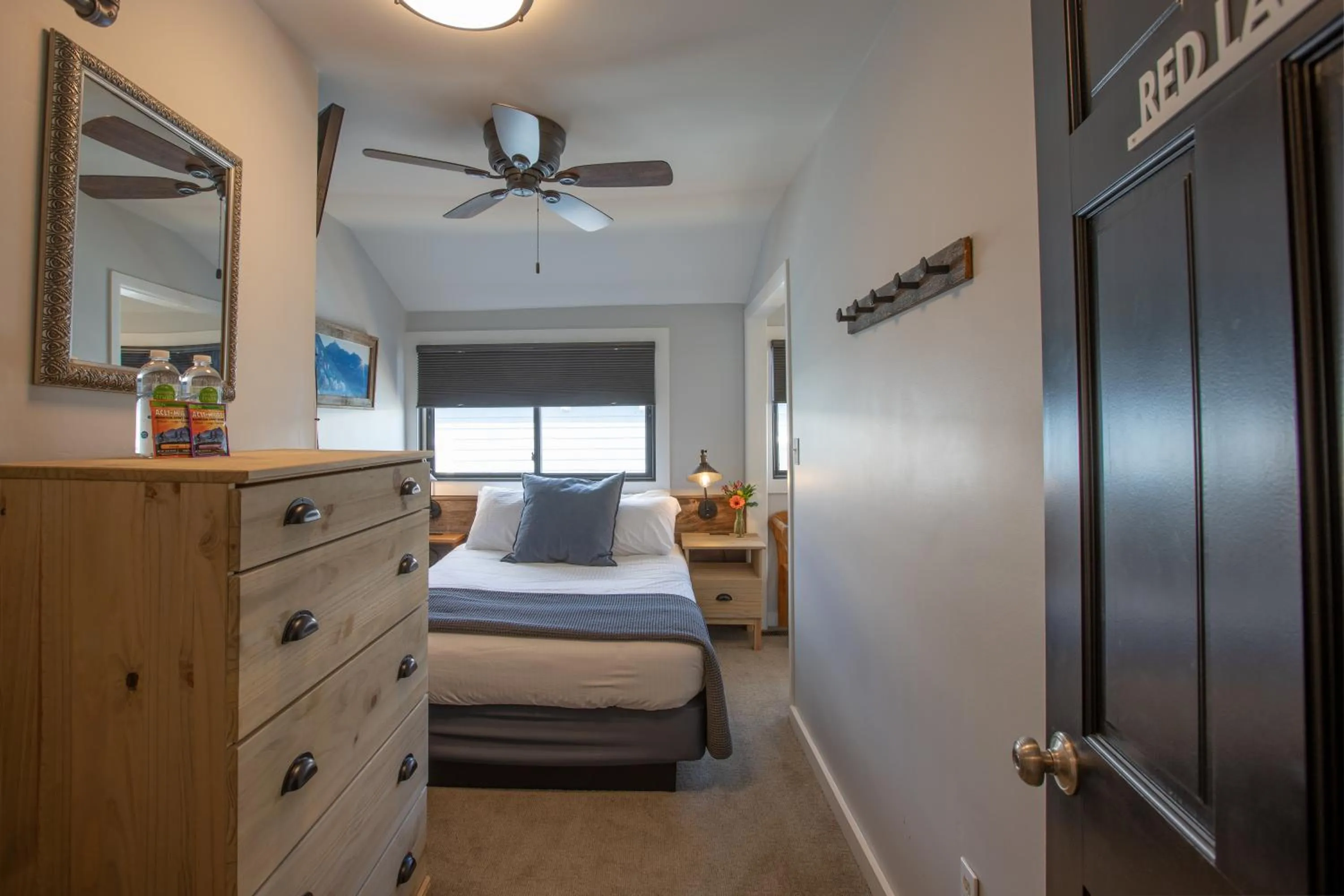 Bedroom, Bed in Purple Mountain Bed & Breakfast & Spa