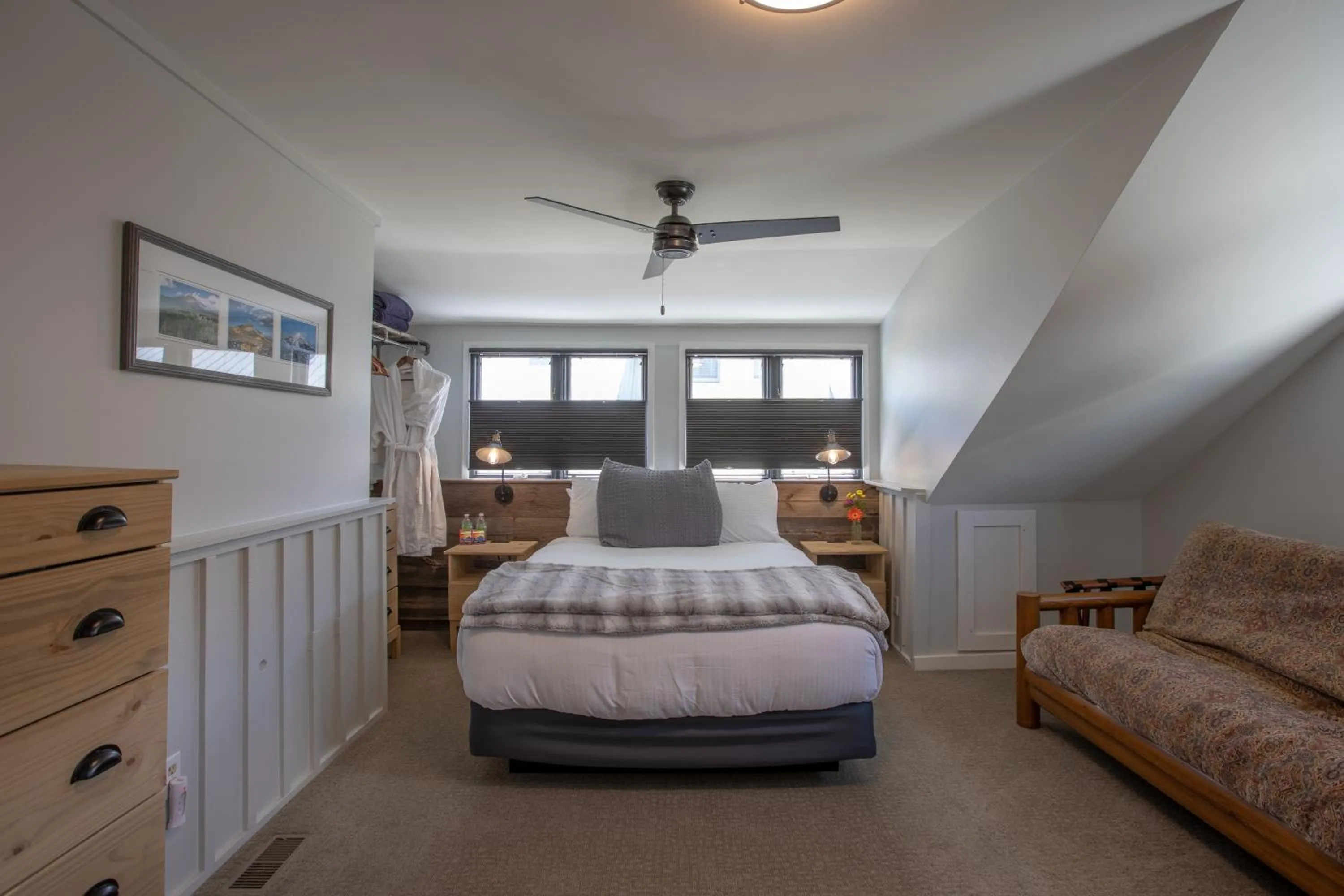 Bedroom, Bed in Purple Mountain Bed & Breakfast & Spa