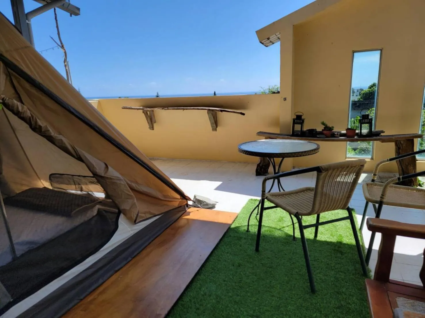 Property building in Dulan Groundnut Backpacker Hostel