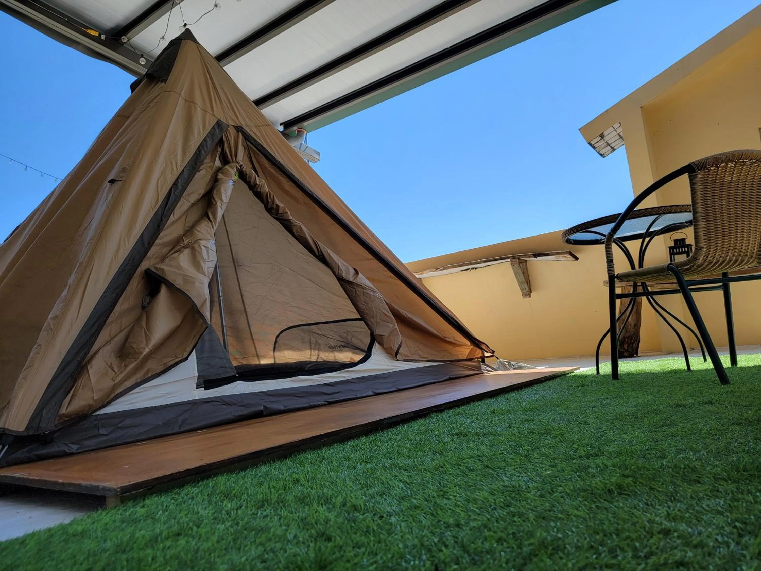 Property building in Dulan Groundnut Backpacker Hostel