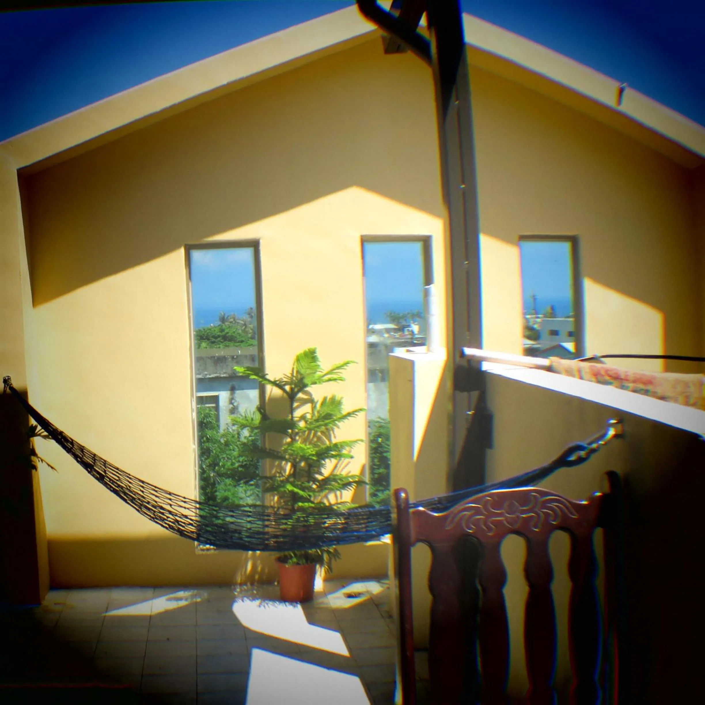 Balcony/Terrace in Dulan Groundnut Backpacker Hostel