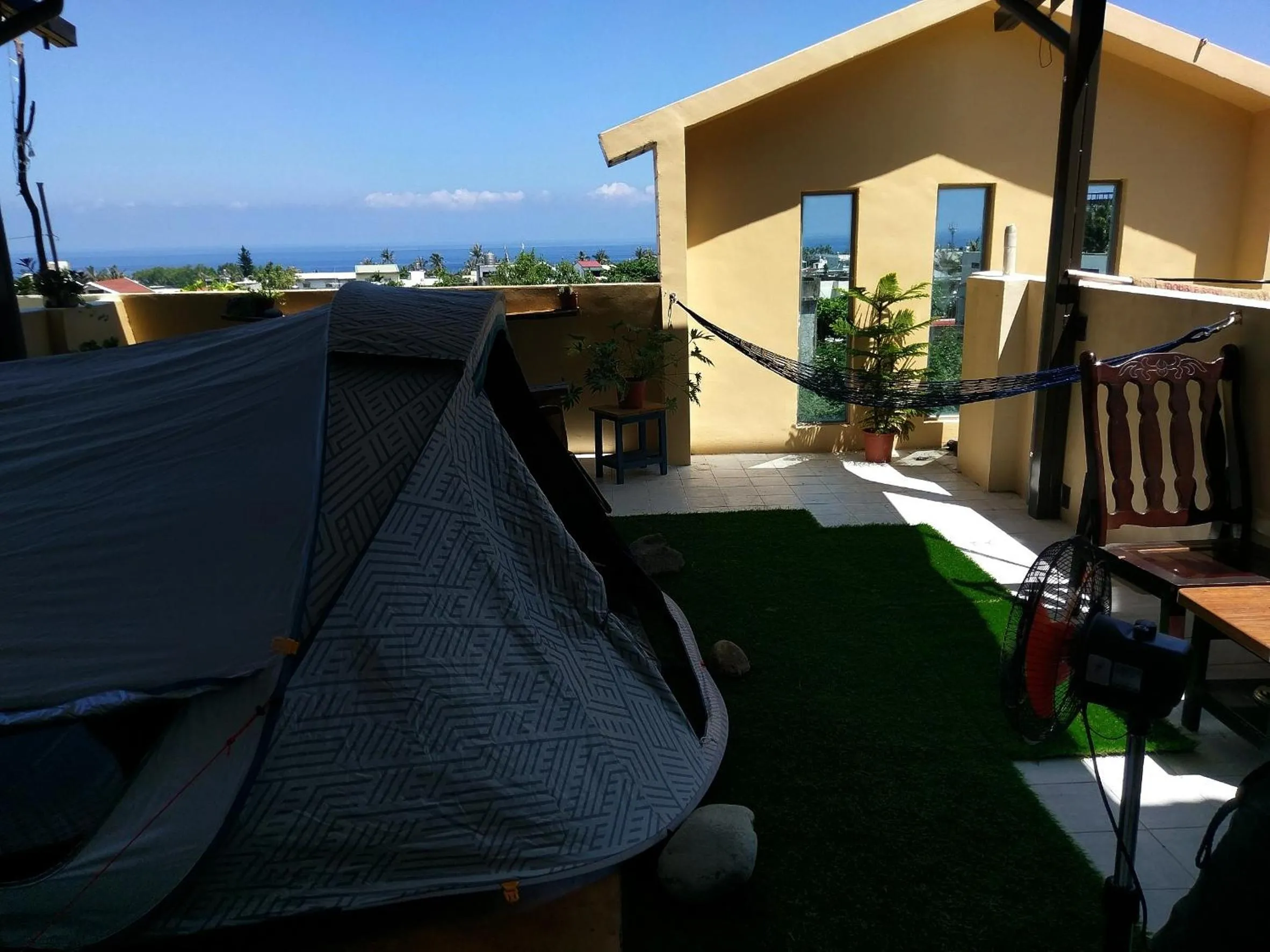 Balcony/Terrace in Dulan Groundnut Backpacker Hostel