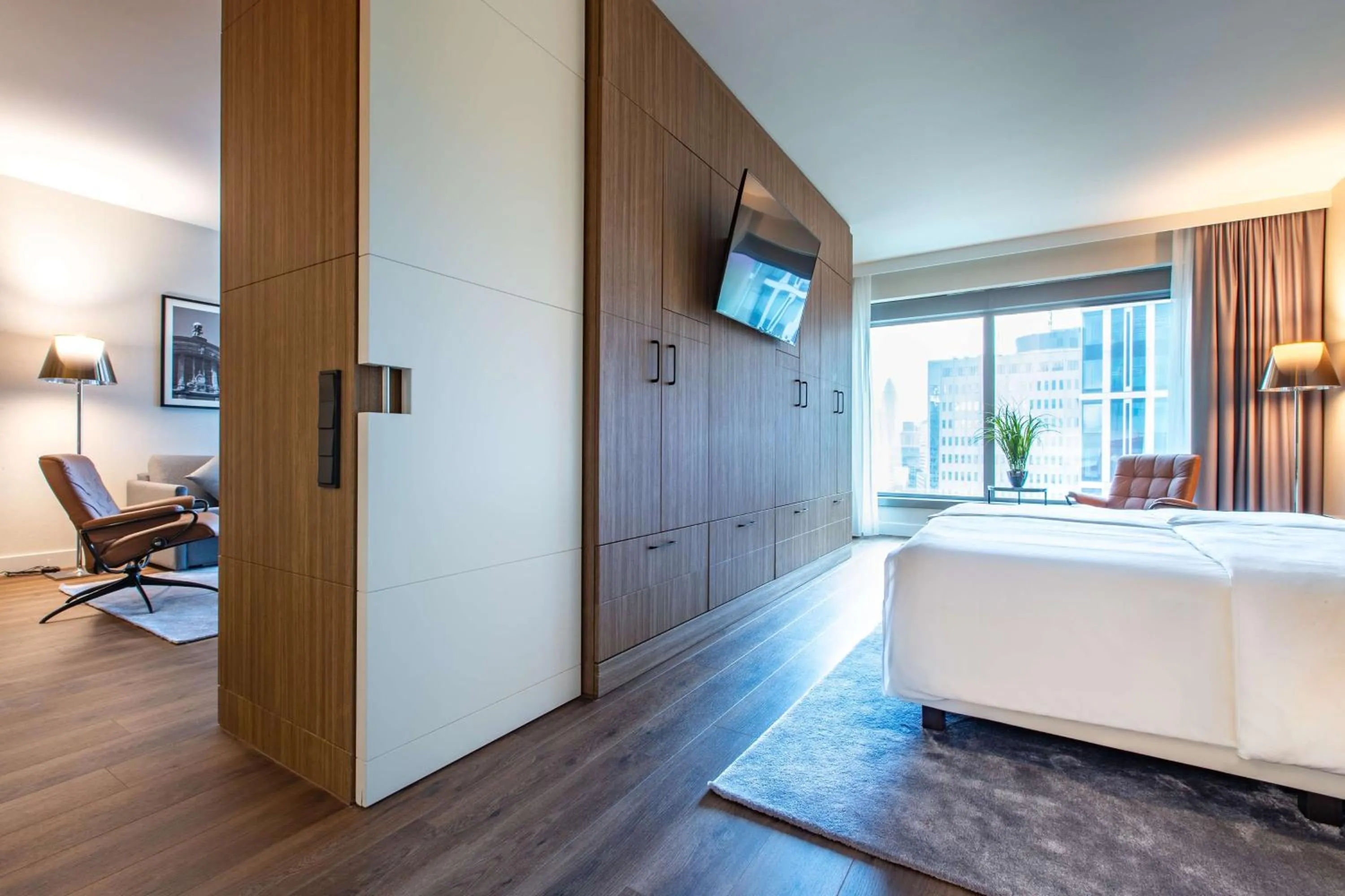 Bedroom, Bed in Radisson Blu Hotel Frankfurt