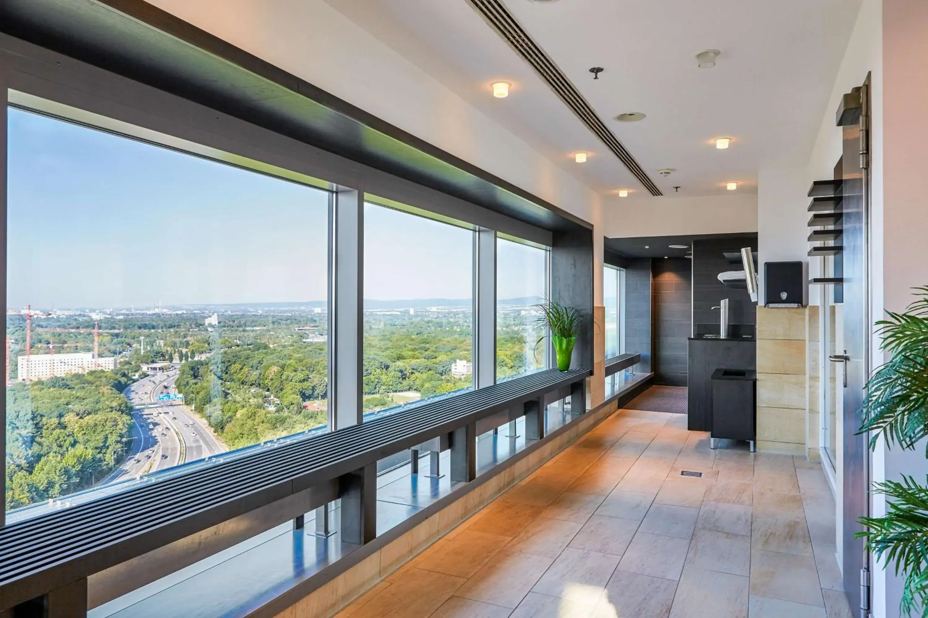 Spa and wellness centre/facilities in Radisson Blu Hotel Frankfurt Spa and wellness centre/facilities in Radisson Blu Hotel Frankfurt