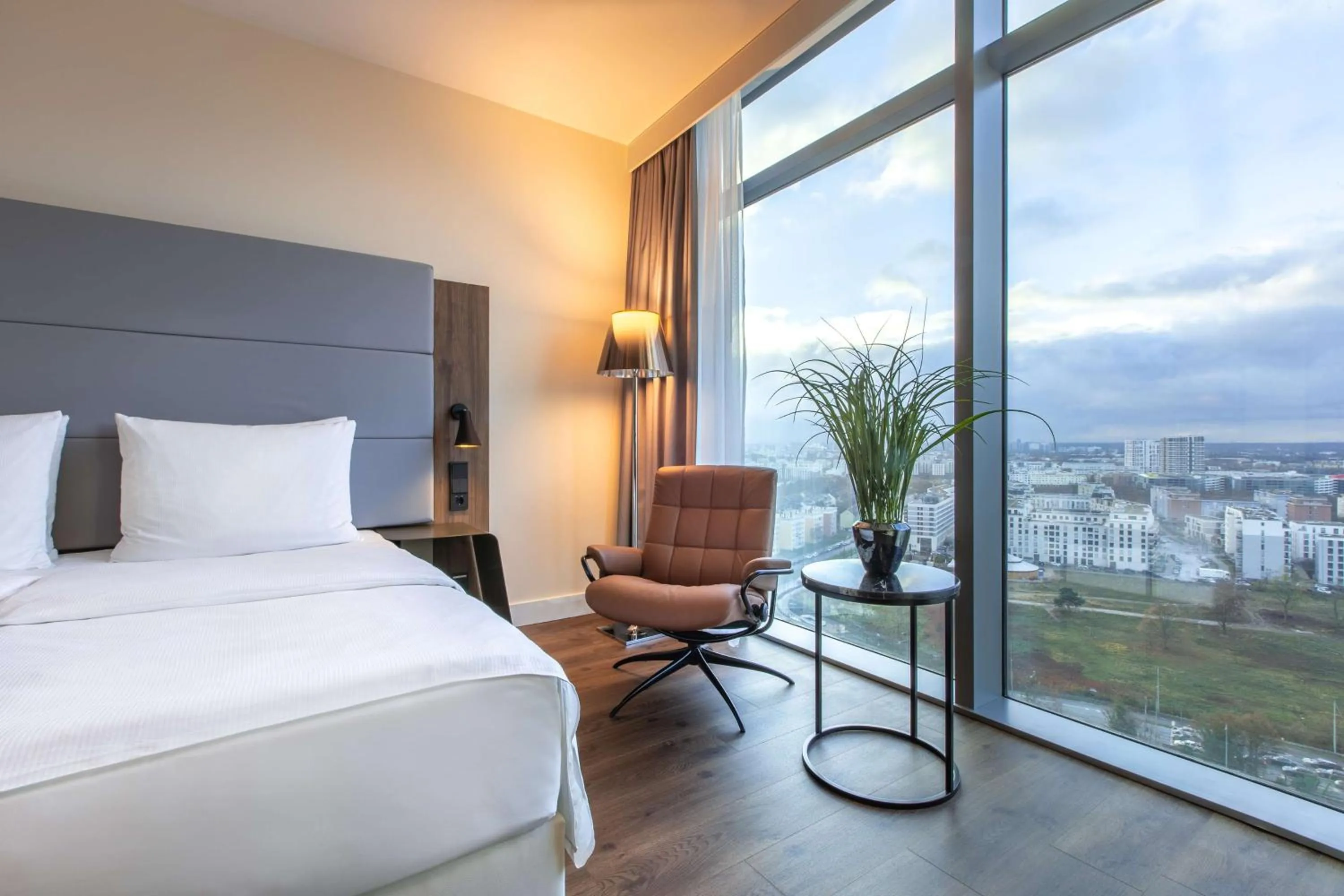 Bedroom, Bed in Radisson Blu Hotel Frankfurt