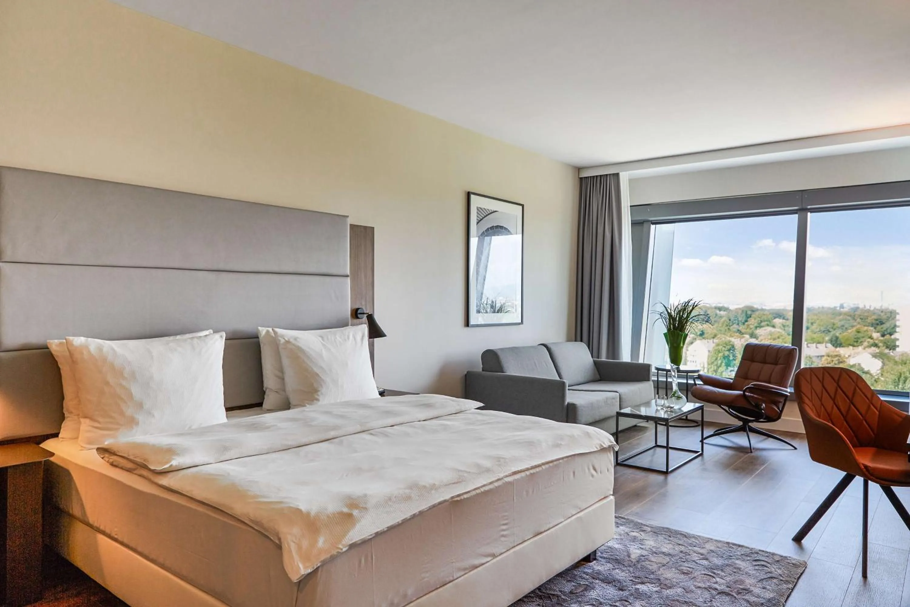 Photo of the whole room, Bed in Radisson Blu Hotel Frankfurt