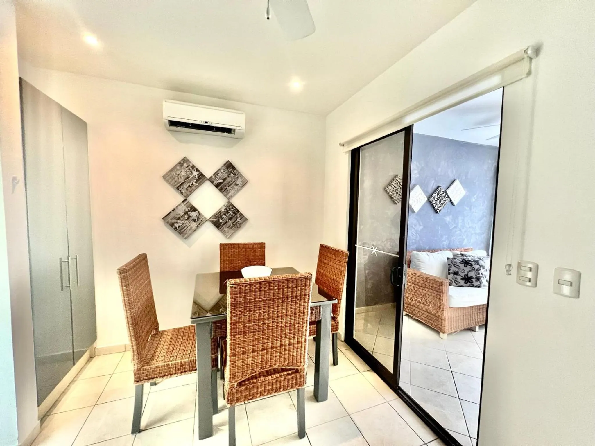 Dining area in Tropical Gardens Suites and Apartments