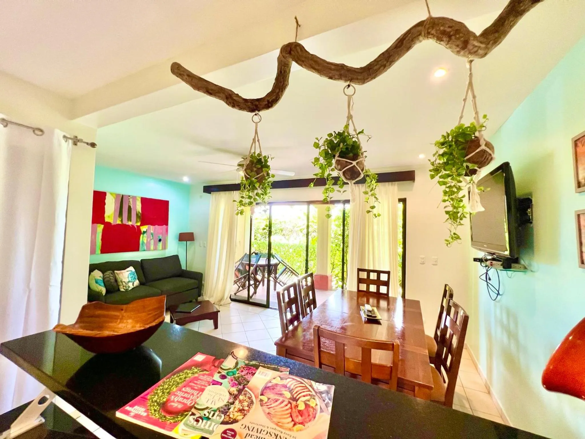 Dining area in Tropical Gardens Suites and Apartments