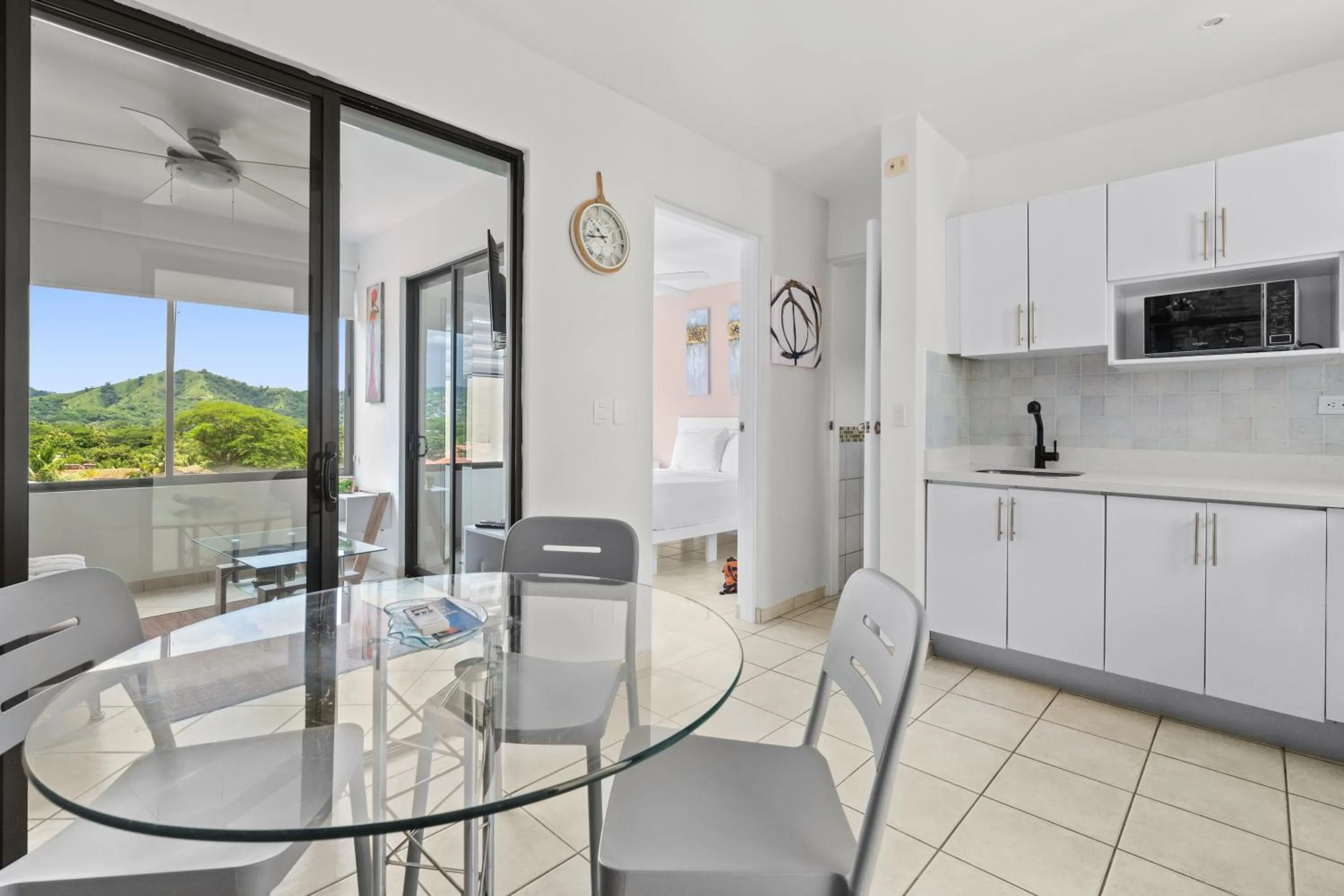 Dining area in Tropical Gardens Suites and Apartments