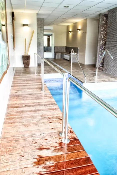 Swimming pool in Hotel & Spa Villa de Mestas