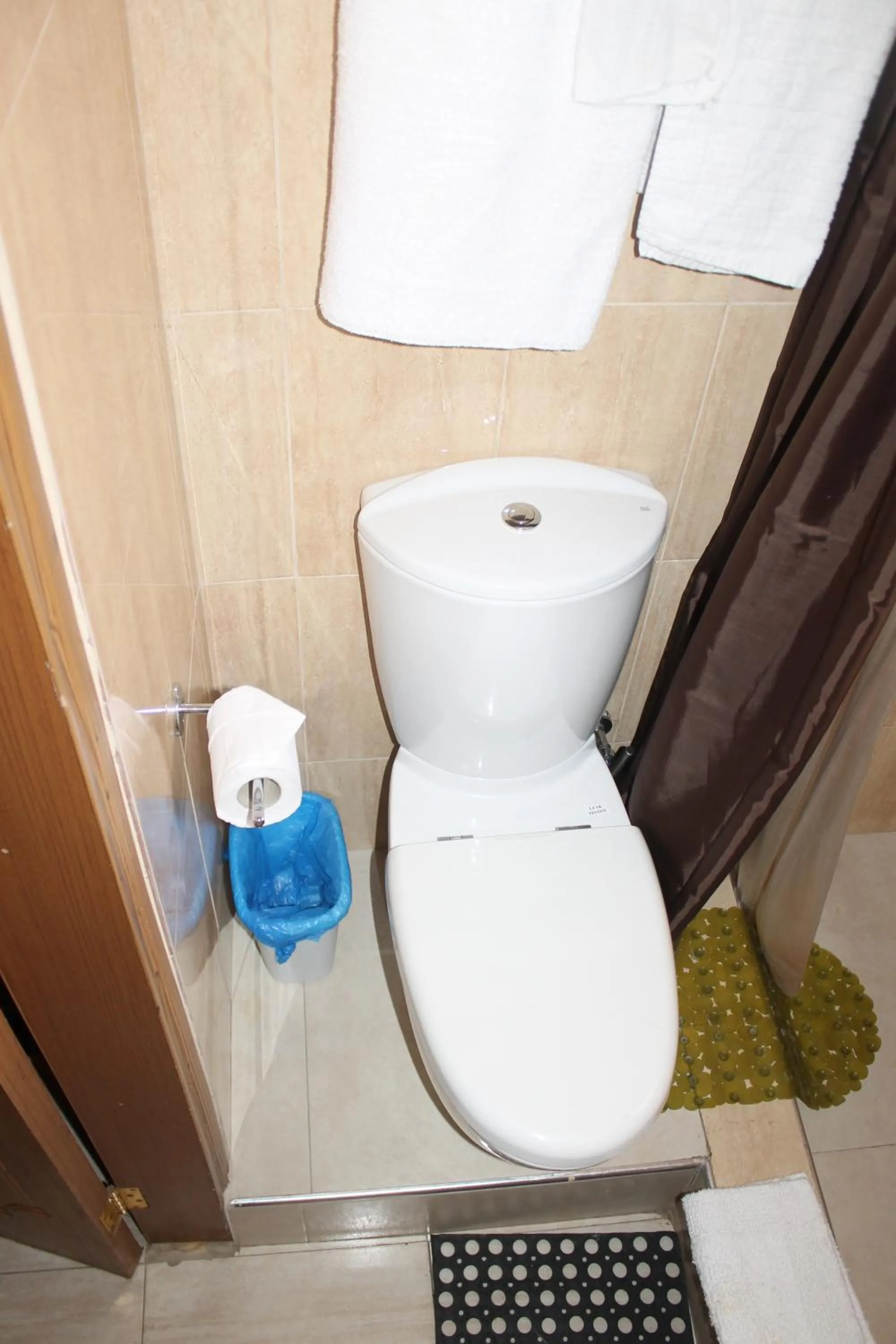 Bathroom in Jesiwa B's Little Palace