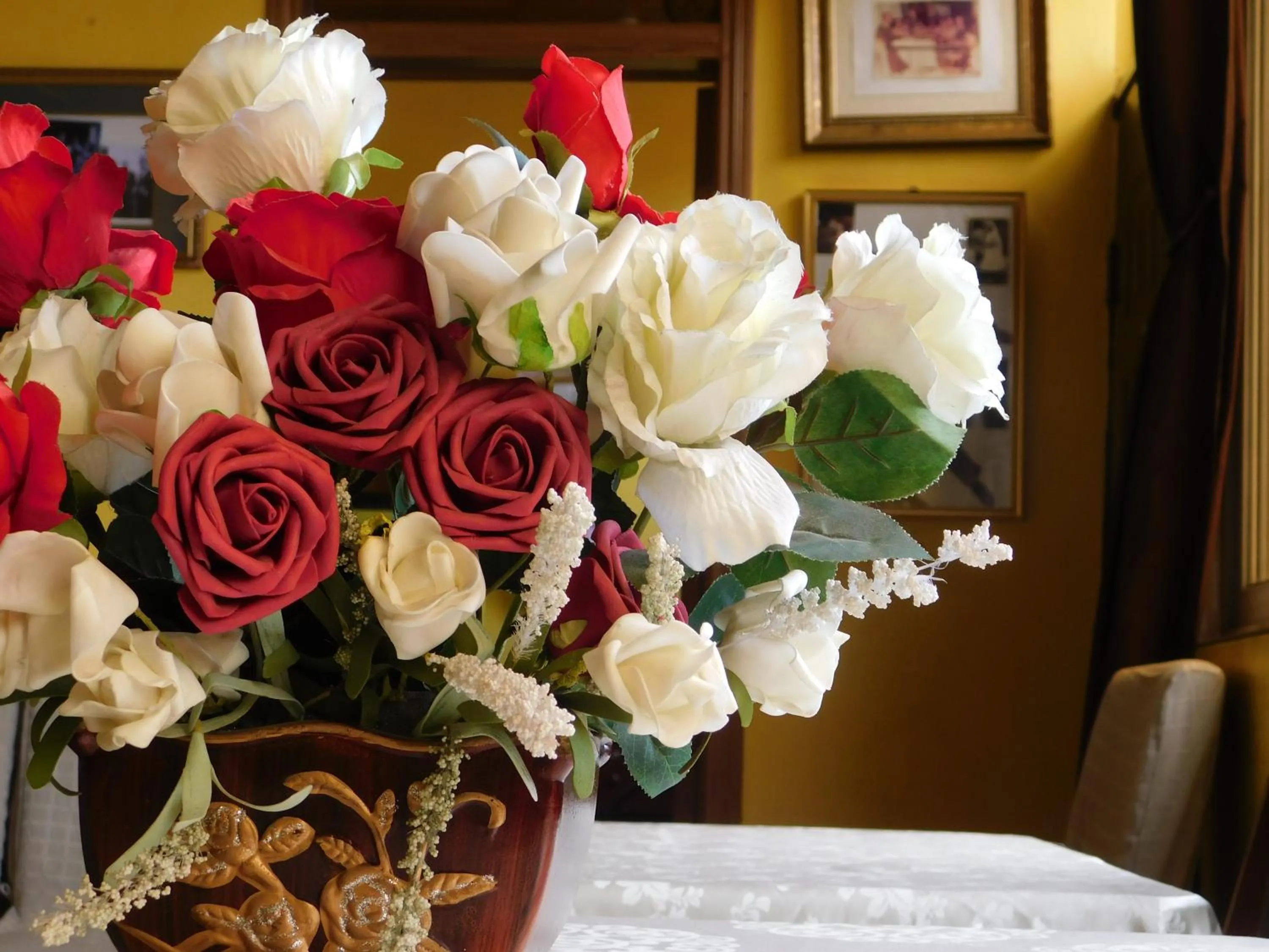 Decorative detail in Jesiwa B's Little Palace