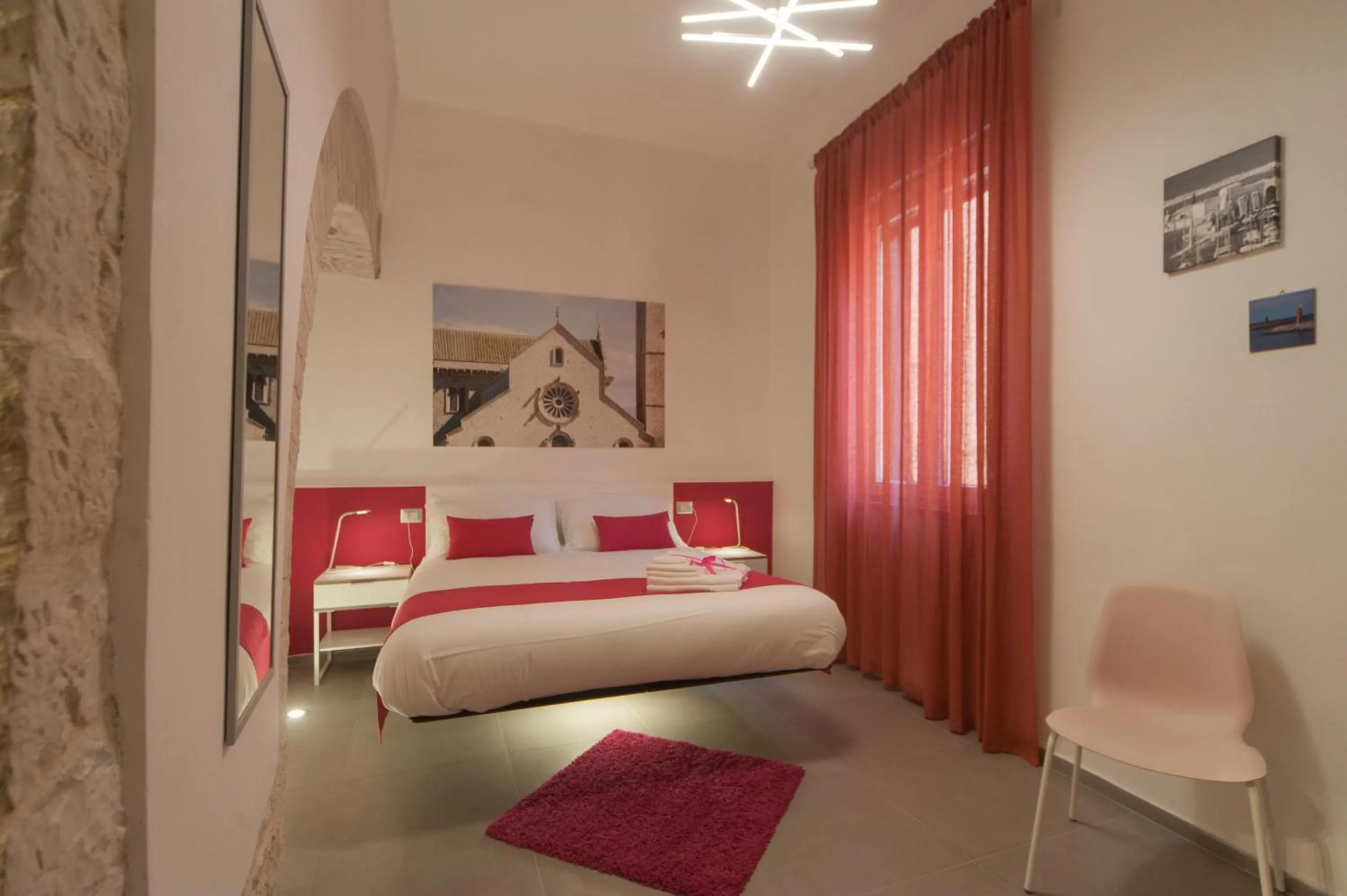 Photo of the whole room, Bed in La Cattedrale dai Tetti