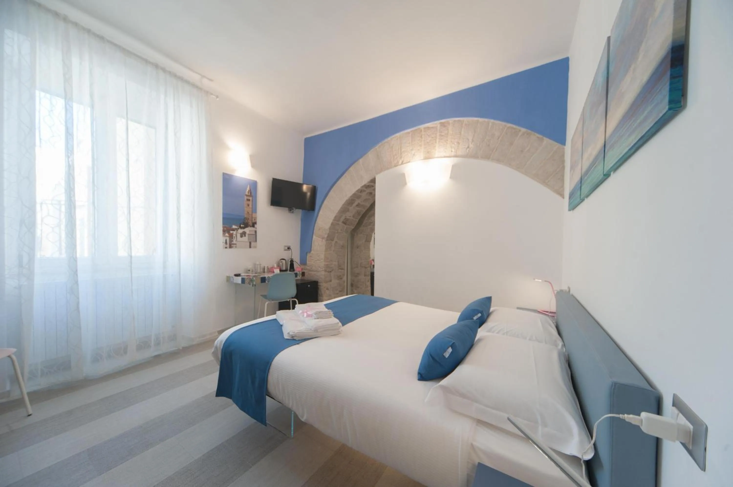 Photo of the whole room, Bed in La Cattedrale dai Tetti
