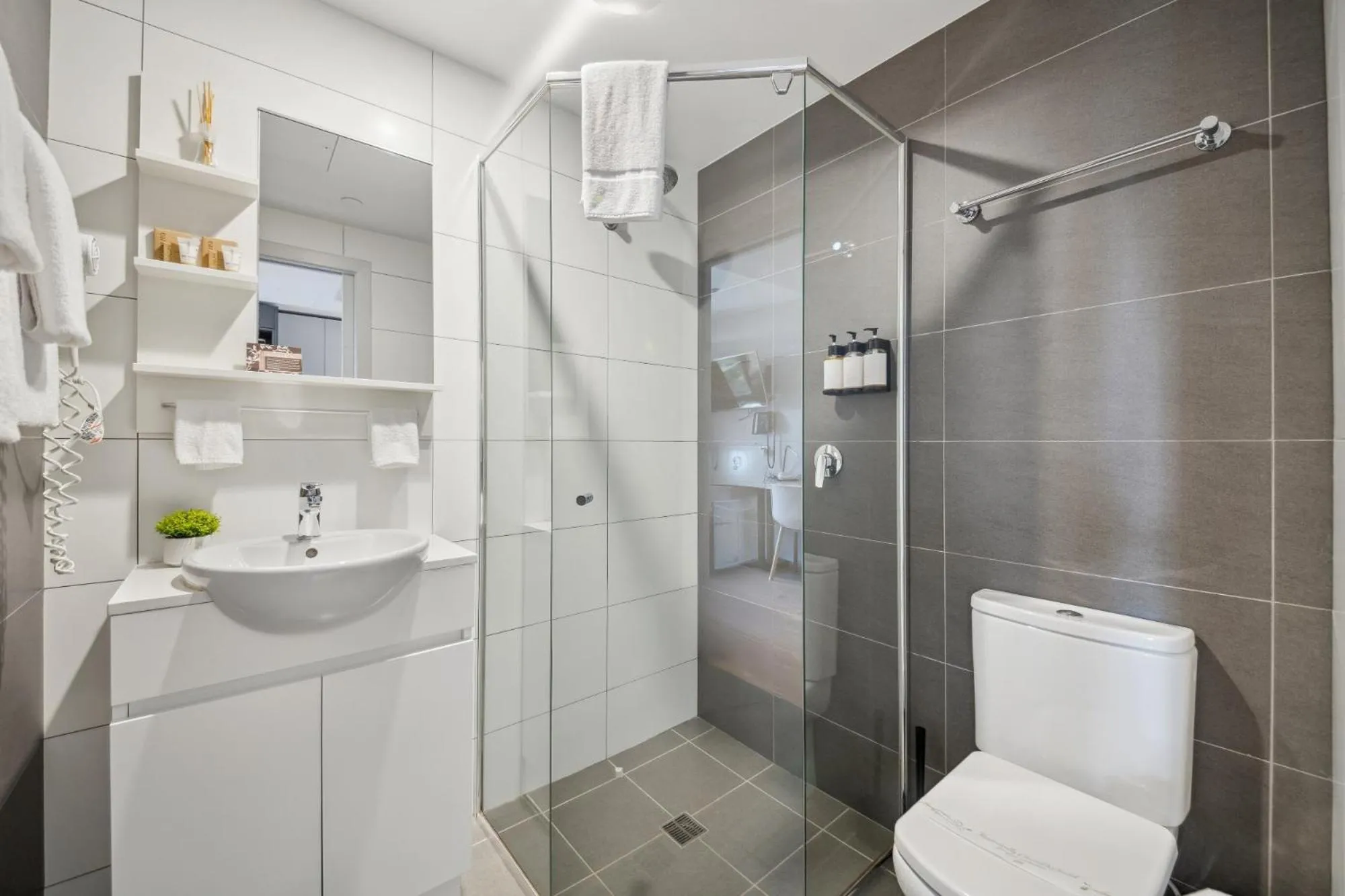Bathroom in Studio 8 Residences - Adults Only