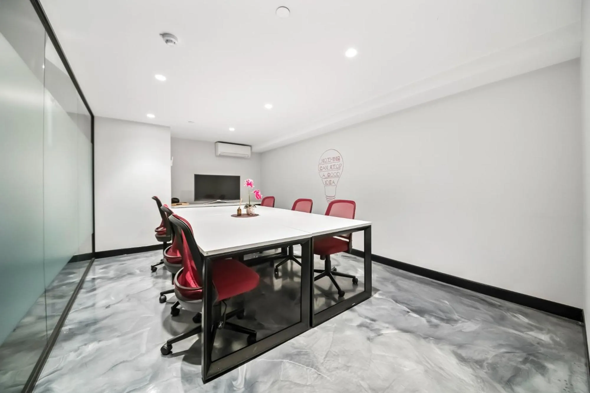 Property building in Studio 8 Residences - Adults Only