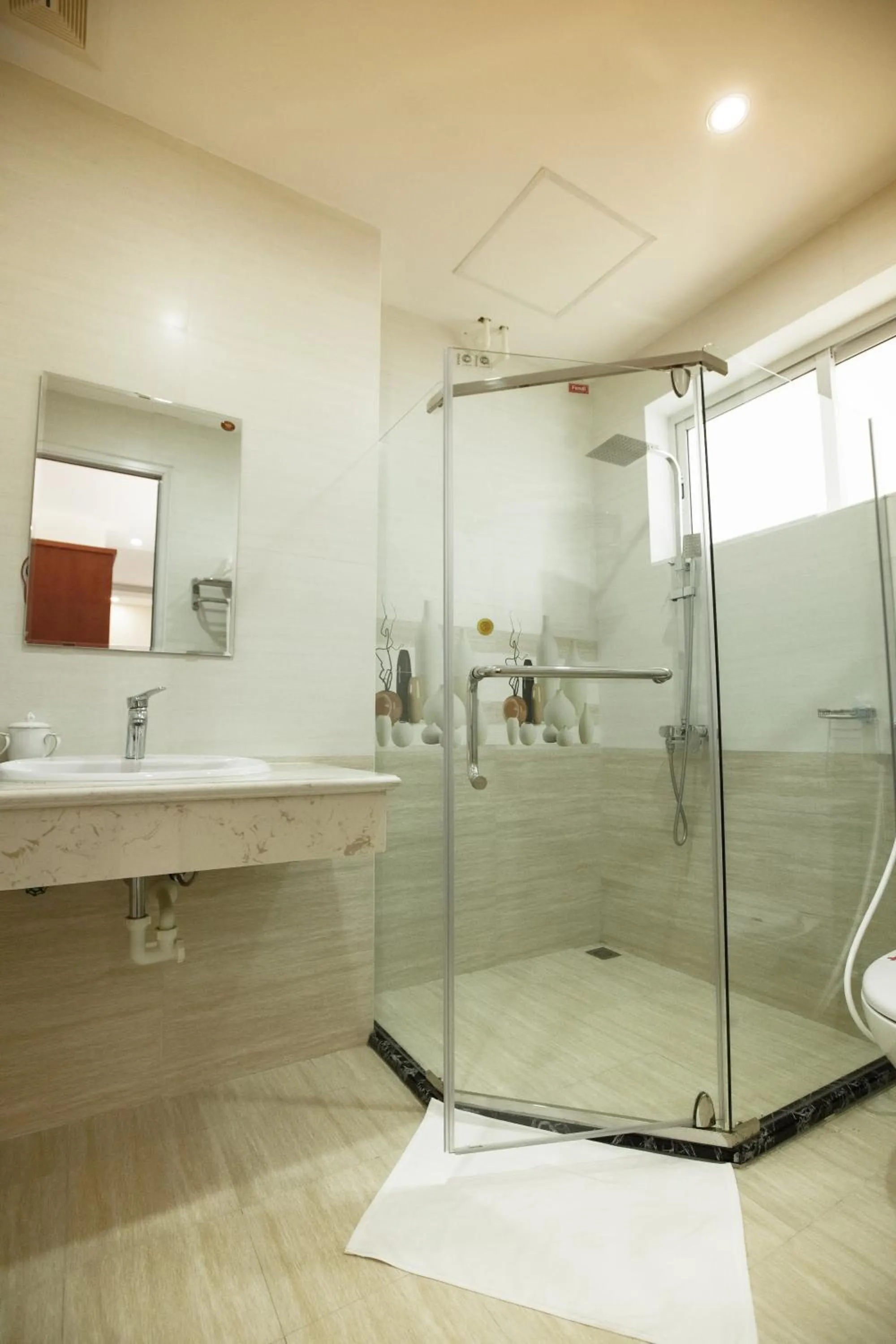 Bathroom in Halong Seoul Hotel