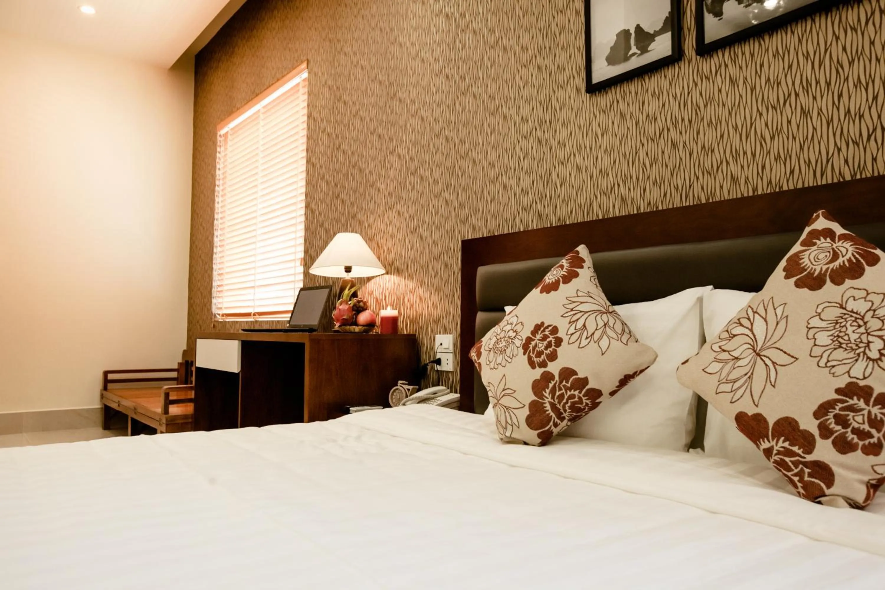 Bedroom, Bed in Halong Seoul Hotel