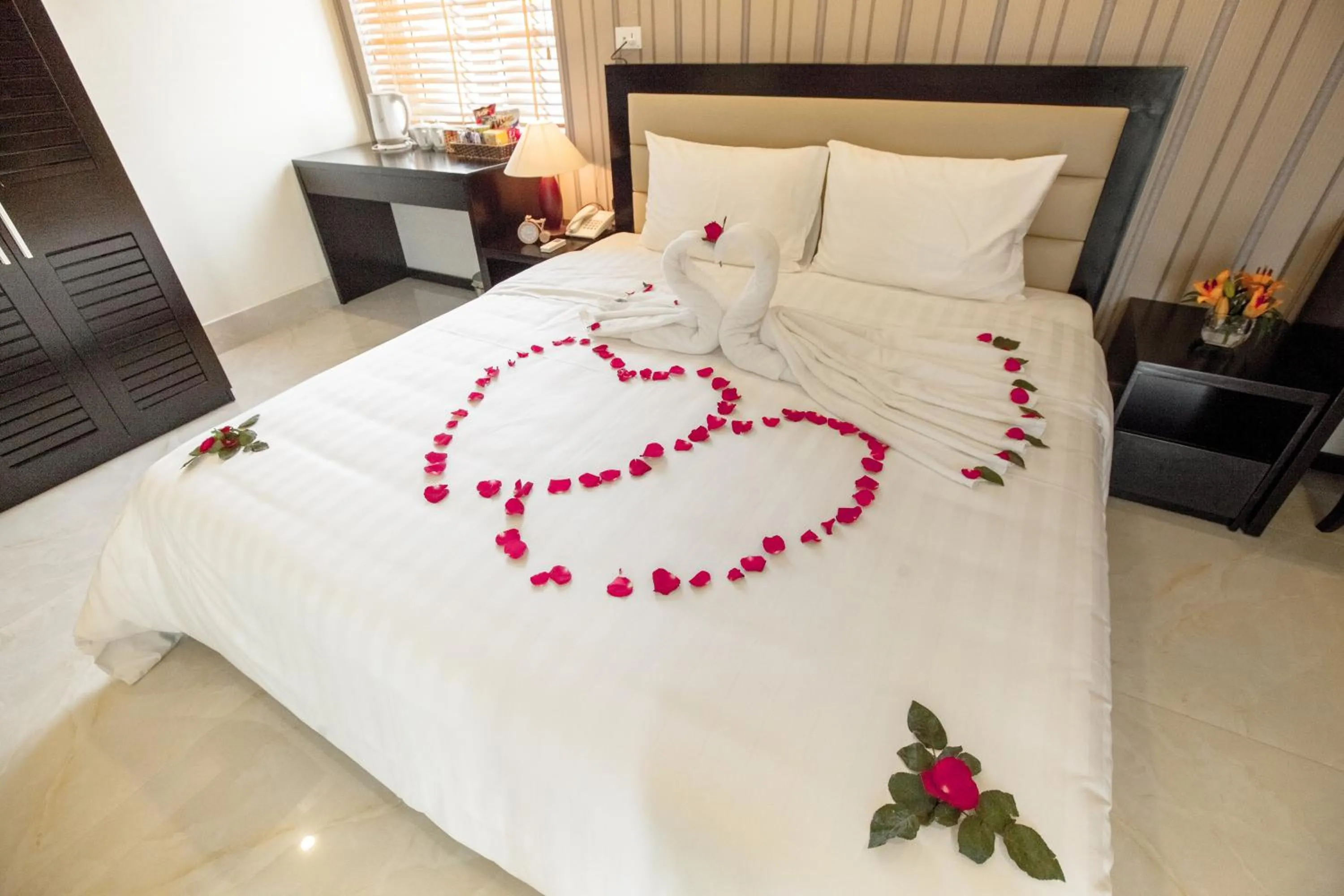 Bedroom, Bed in Halong Seoul Hotel