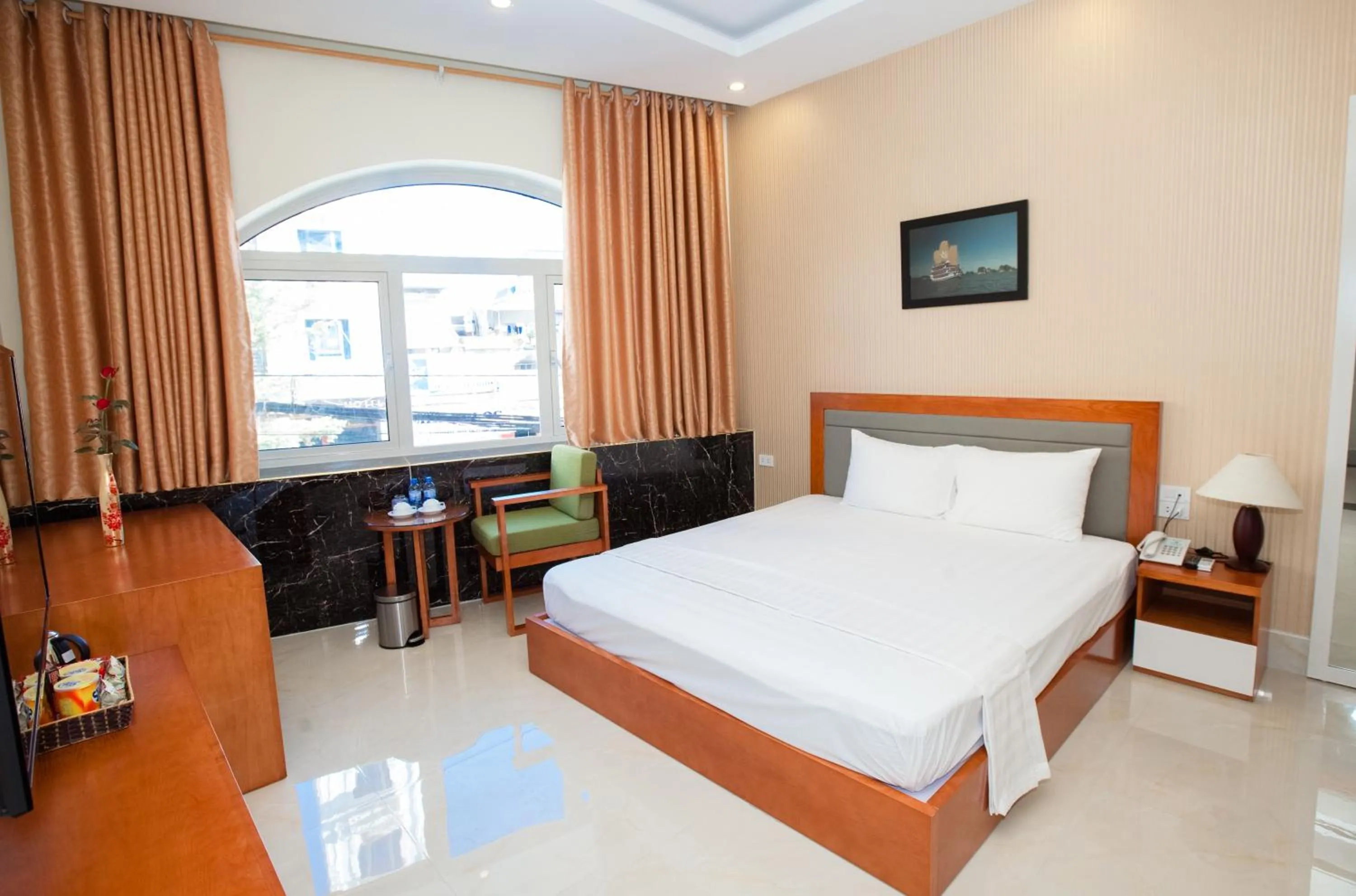 Bed in Halong Seoul Hotel