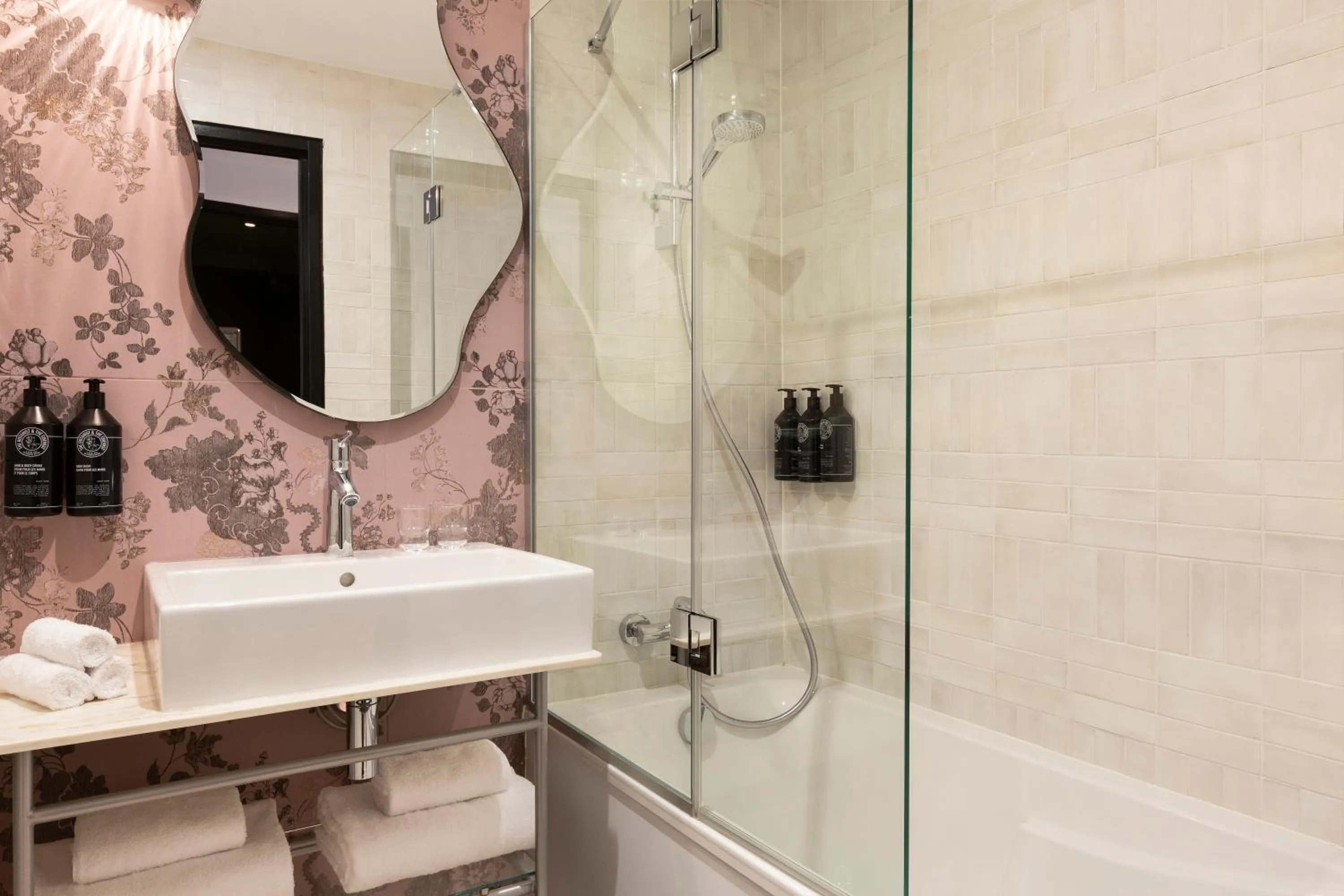 Bathroom in Hotel Les Capitouls Toulouse Centre - Handwritten Collection