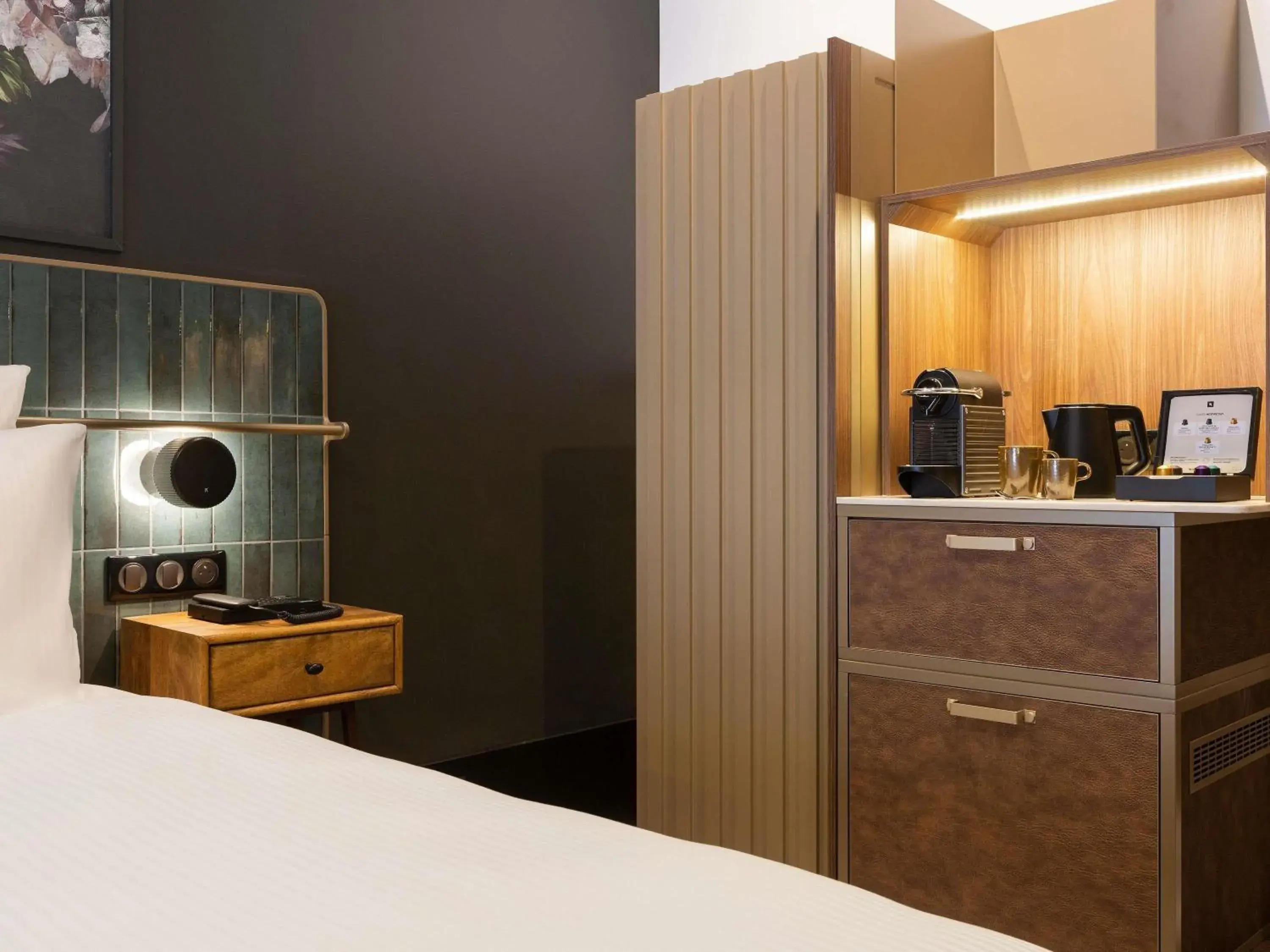 Bedroom, Bed in Hotel Les Capitouls Toulouse Centre - Handwritten Collection Bedroom, Bed in Hotel Les Capitouls Toulouse Centre - Handwritten Collection